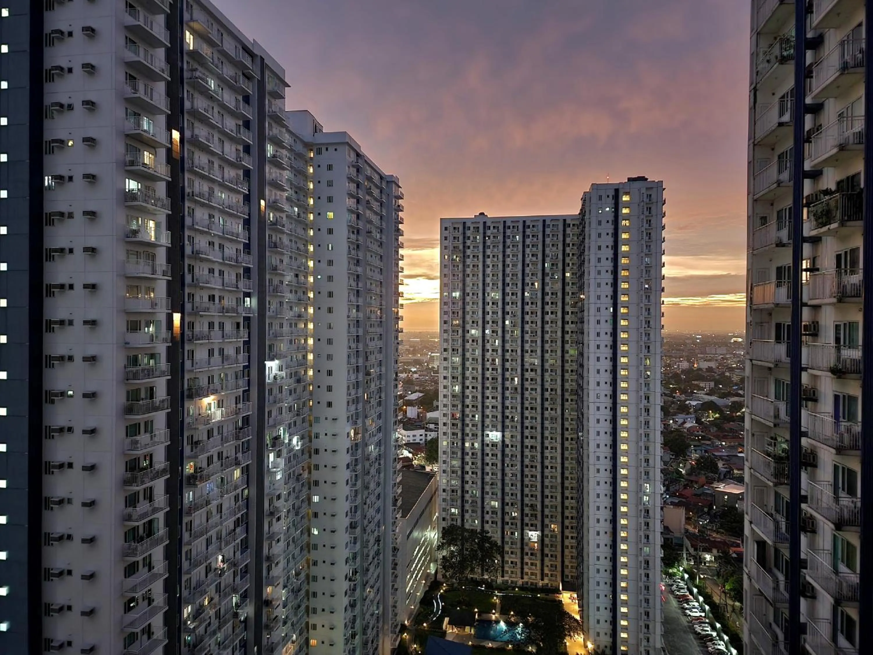 Property building in Elegant Studio at Grass Residences 1-5 persons only, Quezon City