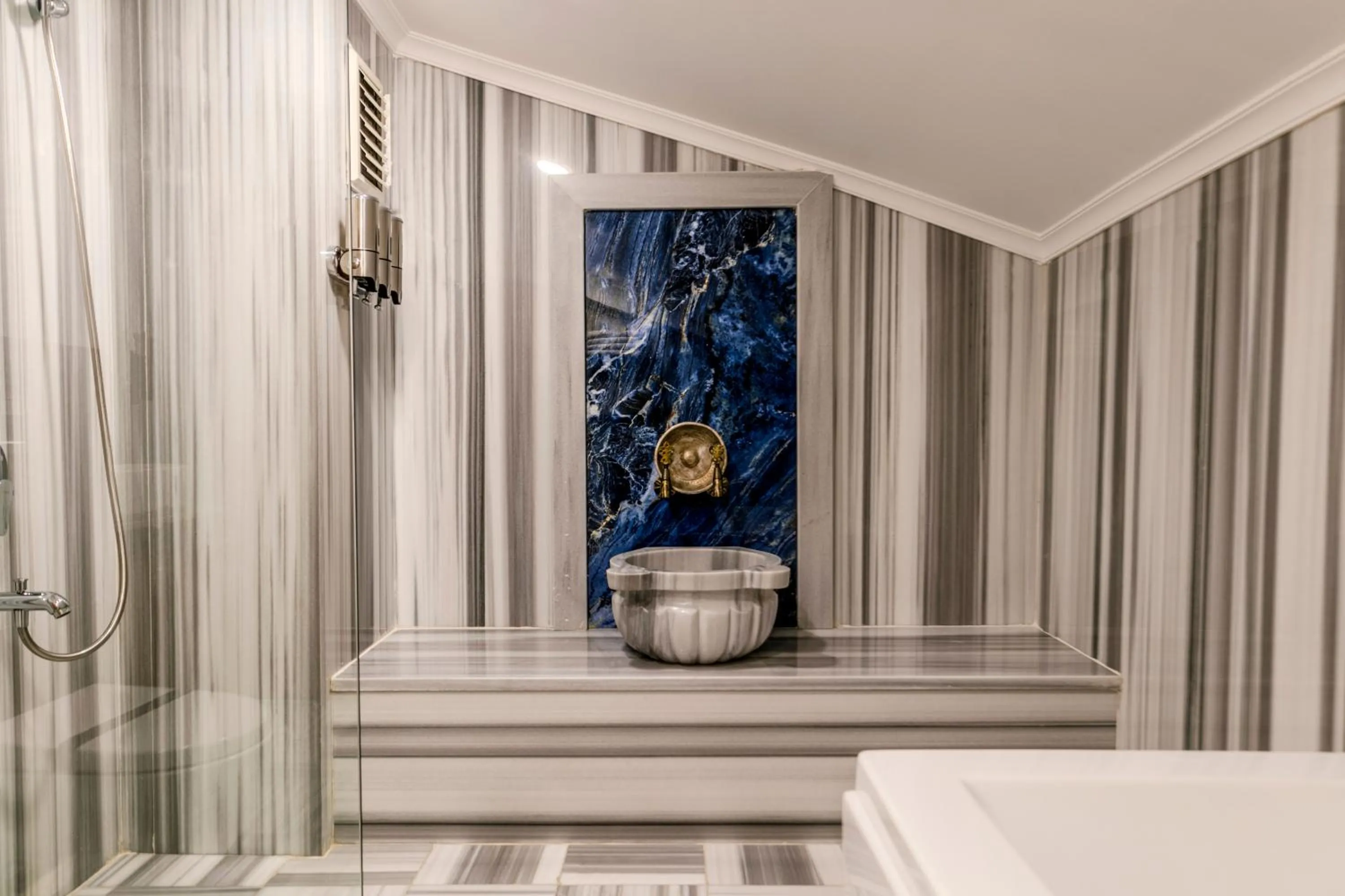 Bath, Bed in Hamitbey Hotel Yenikapı