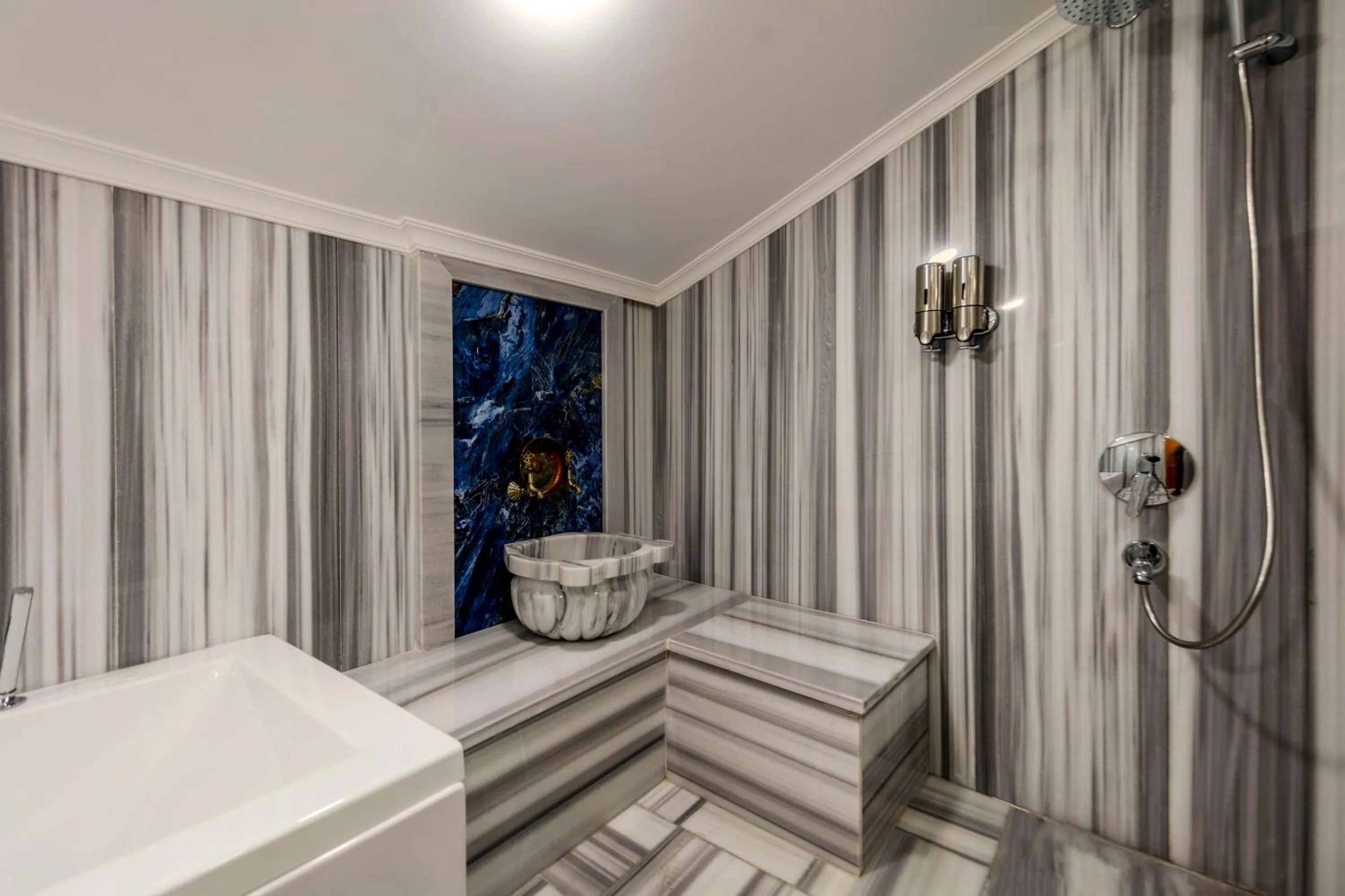 Bath in Hamitbey Hotel Yenikapı