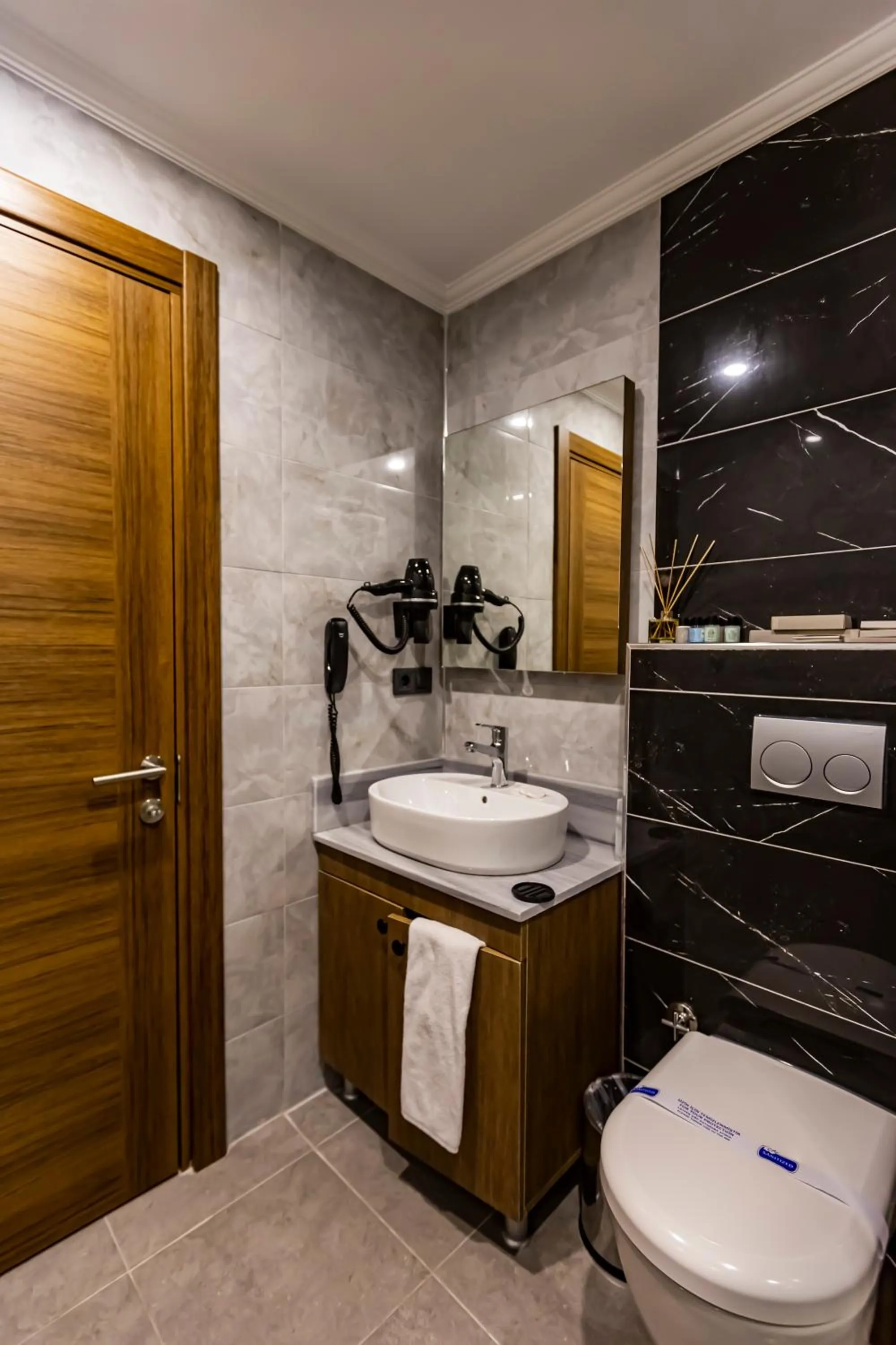 Shower in Hamitbey Hotel Yenikapı