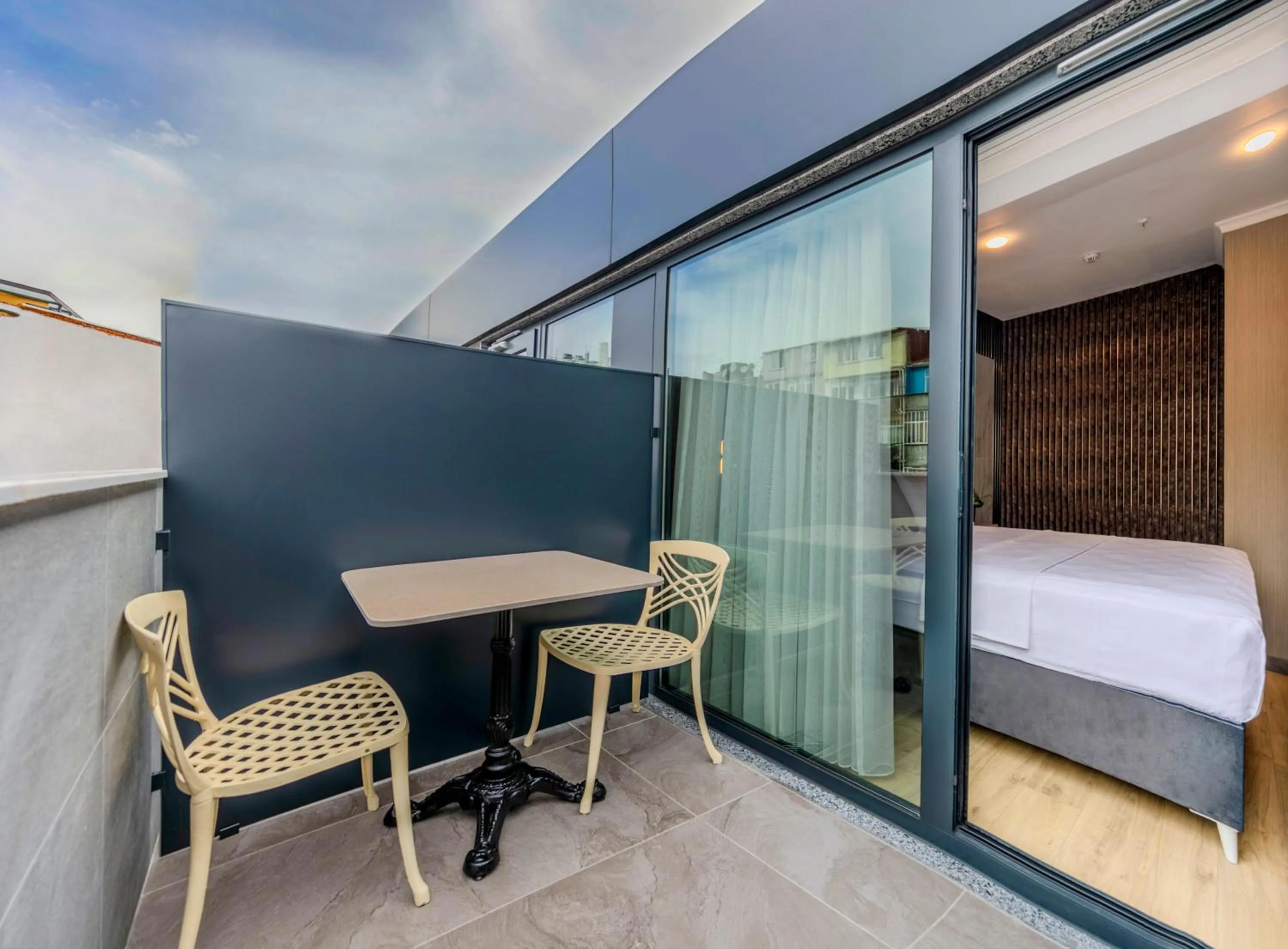 Balcony/Terrace, Bed in Hamitbey Hotel Yenikapı