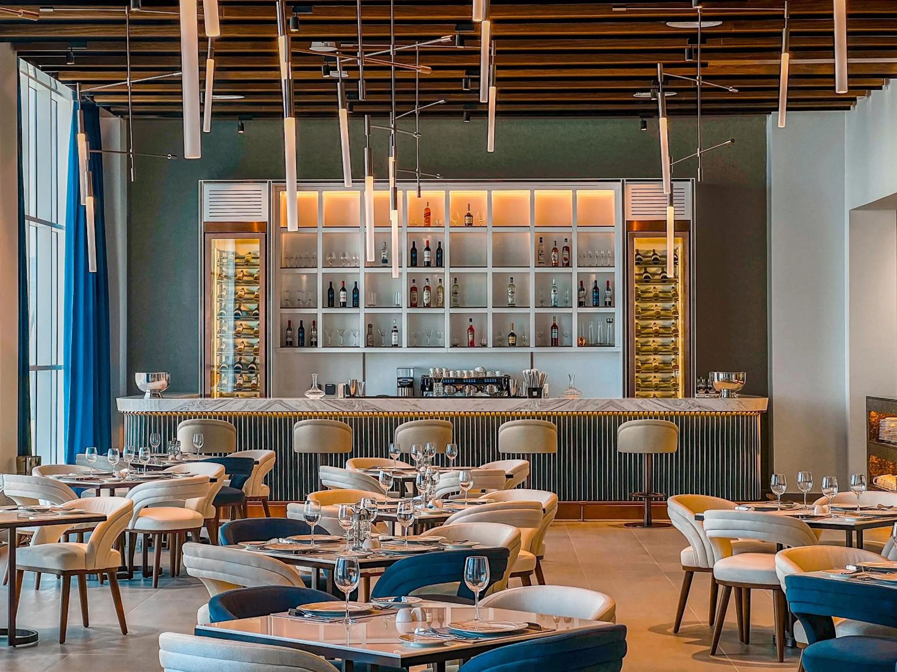 Restaurant/places to eat in Royal M Al Aqah Beach Resort by Gewan