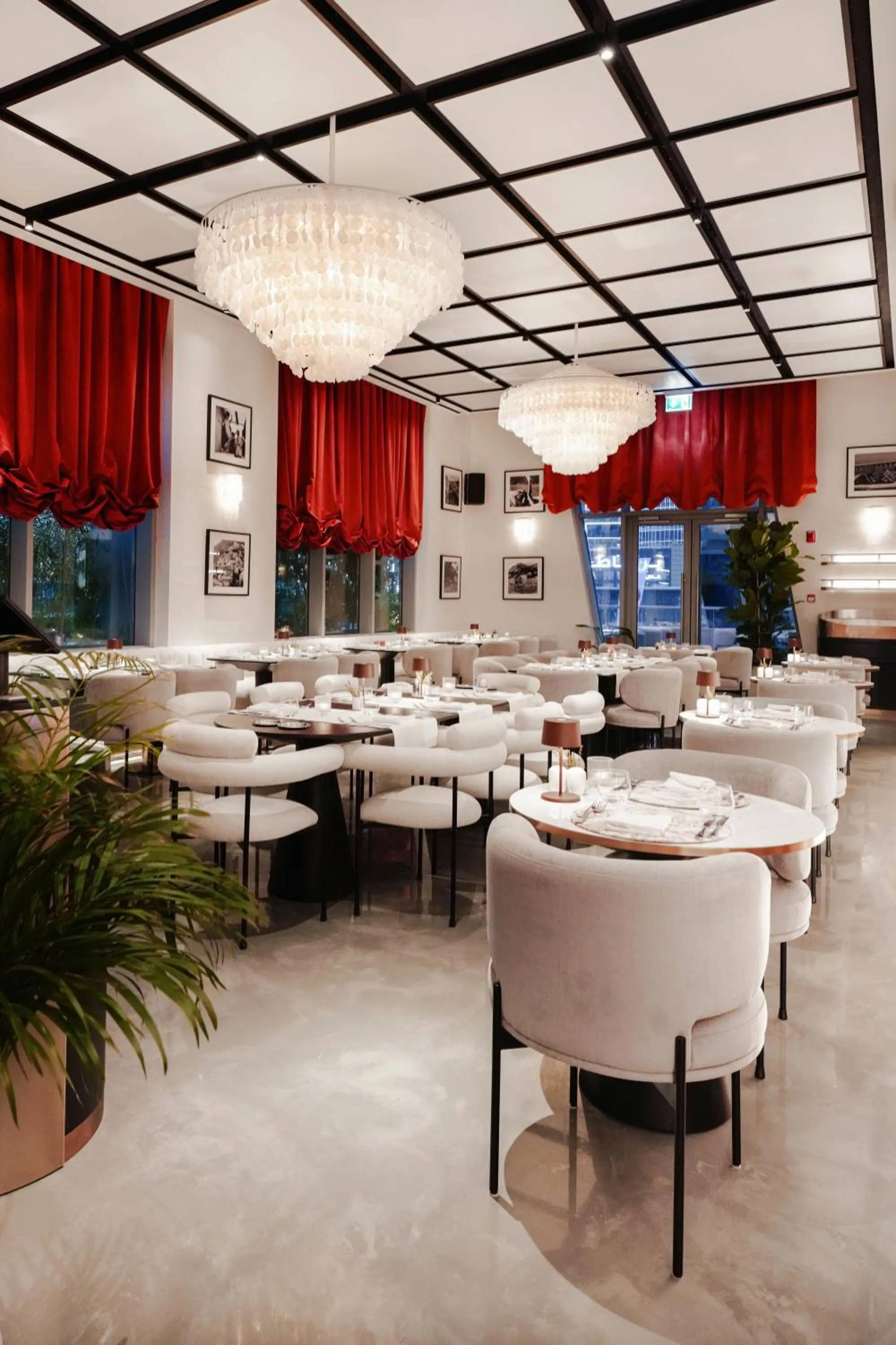 Restaurant/places to eat in Lusso Hometels J One Business Bay