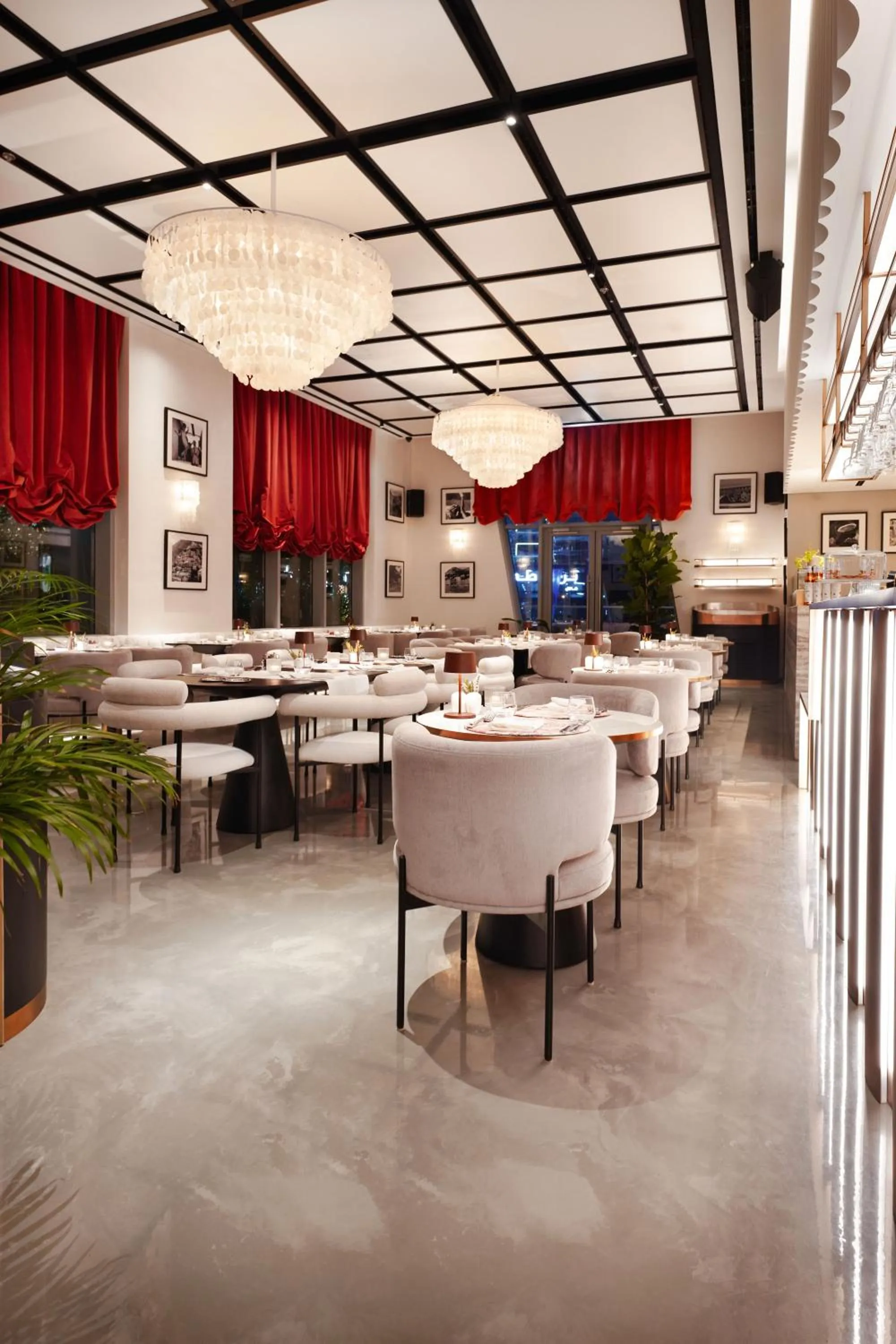 Restaurant/places to eat in Lusso Hometels J One Business Bay