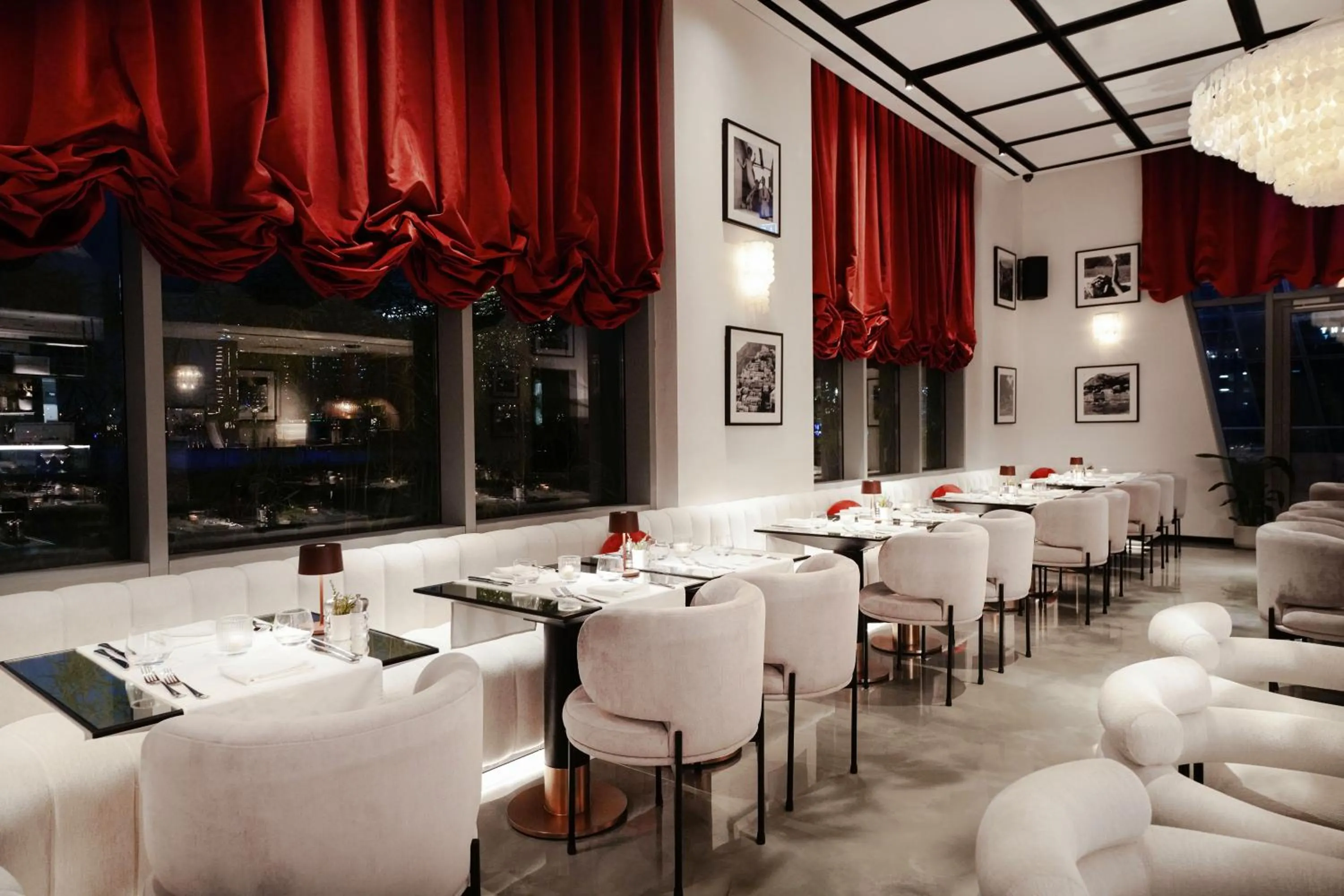 Restaurant/places to eat in Lusso Hometels J One Business Bay