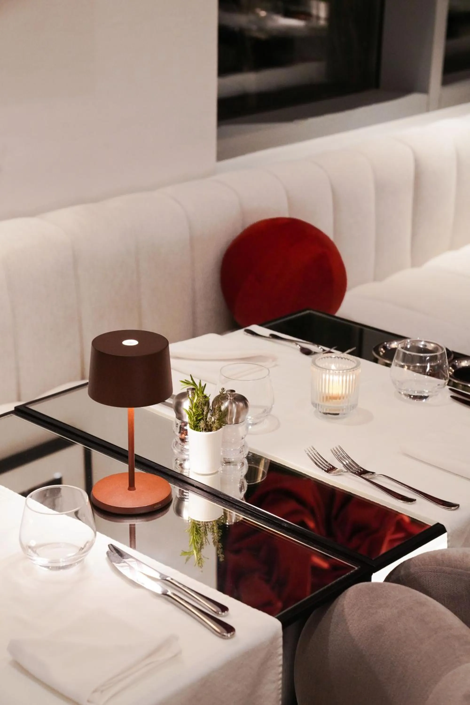 Restaurant/places to eat in Lusso Hometels J One Business Bay