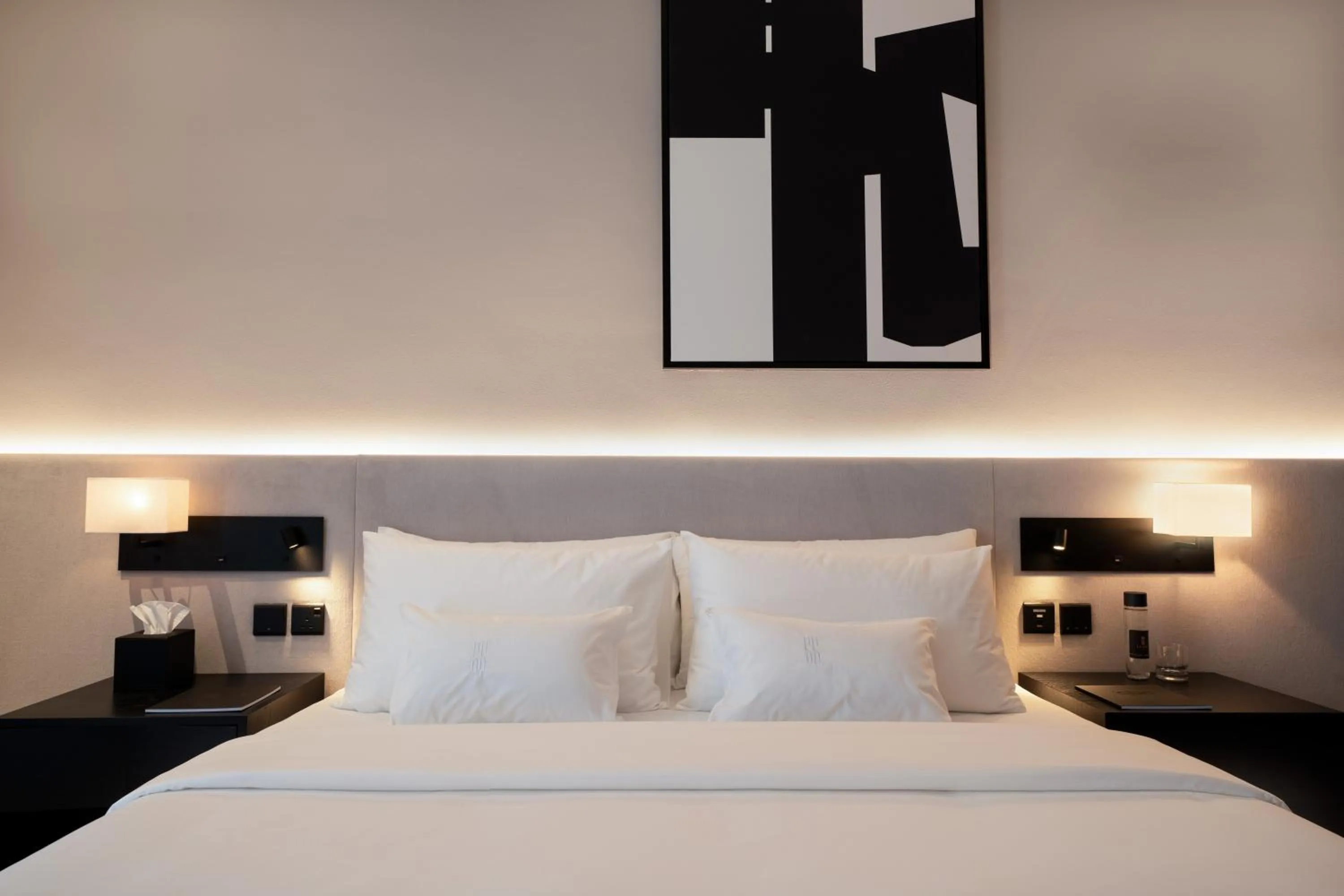 Bed in Lusso Hometels J One Business Bay