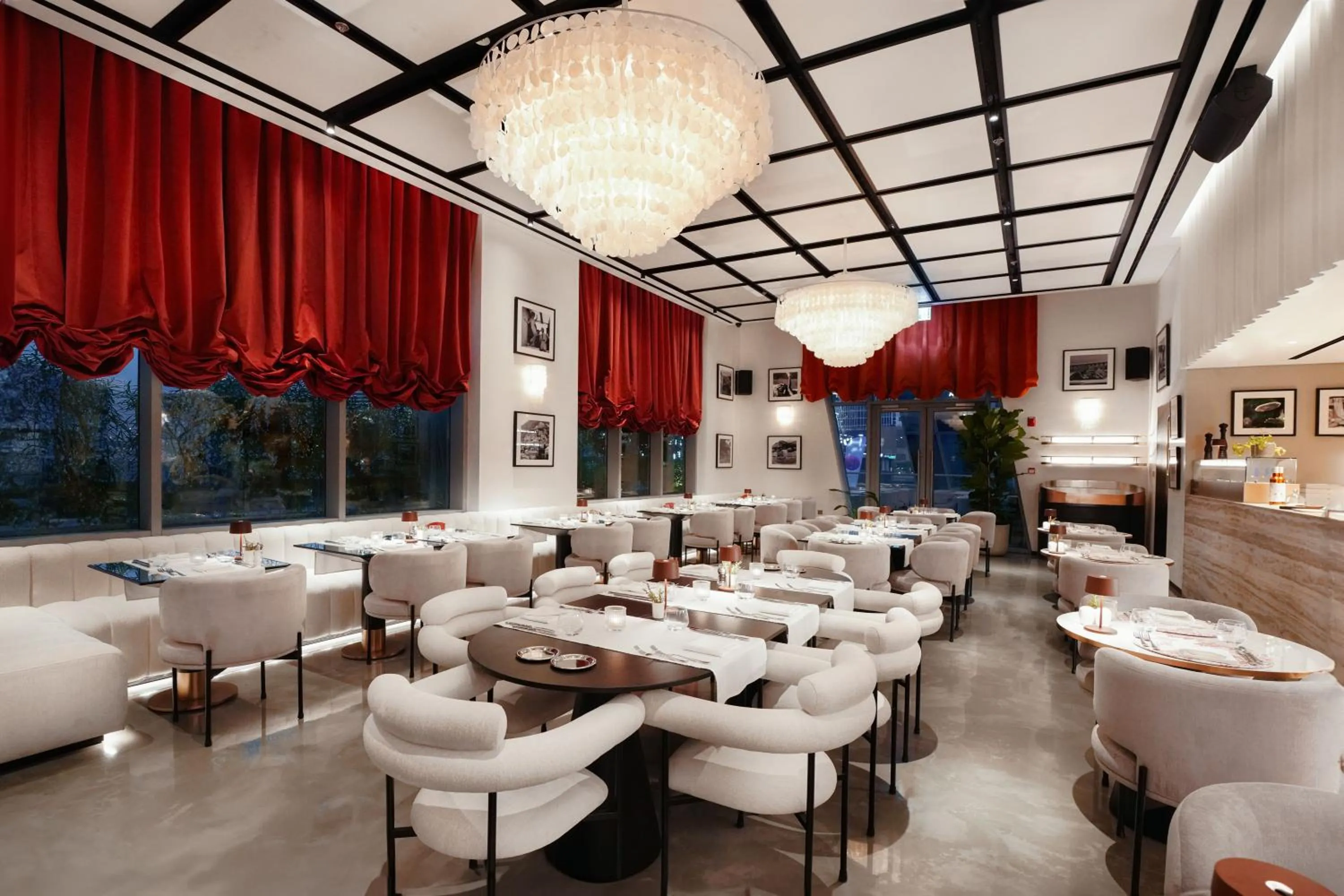 Restaurant/places to eat in Lusso Hometels J One Business Bay