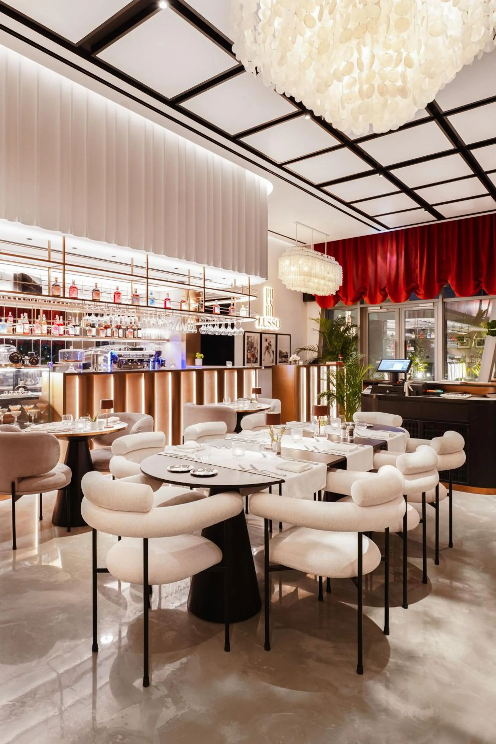 Restaurant/places to eat in Lusso Hometels J One Business Bay