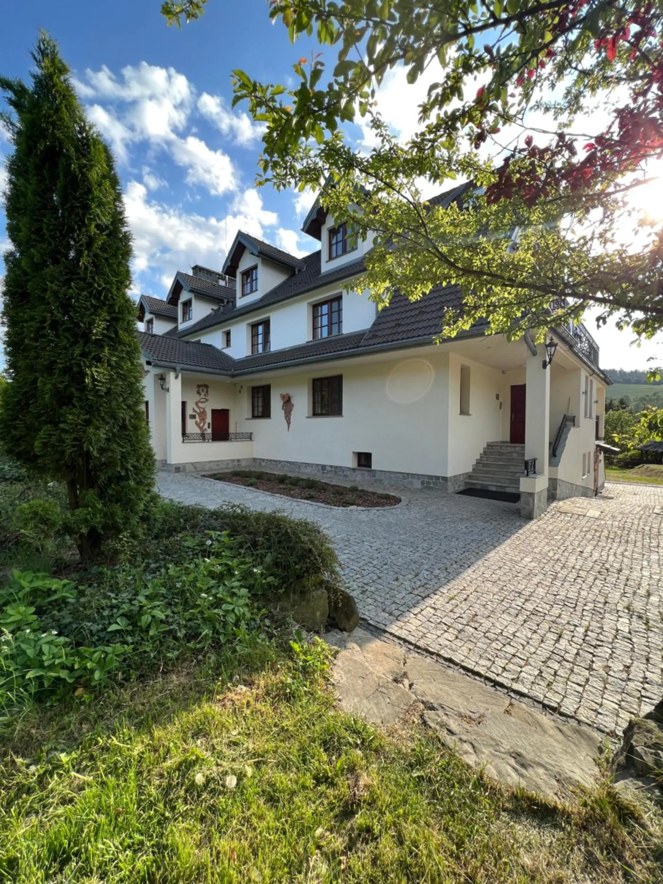 Property building in Końska Dolina