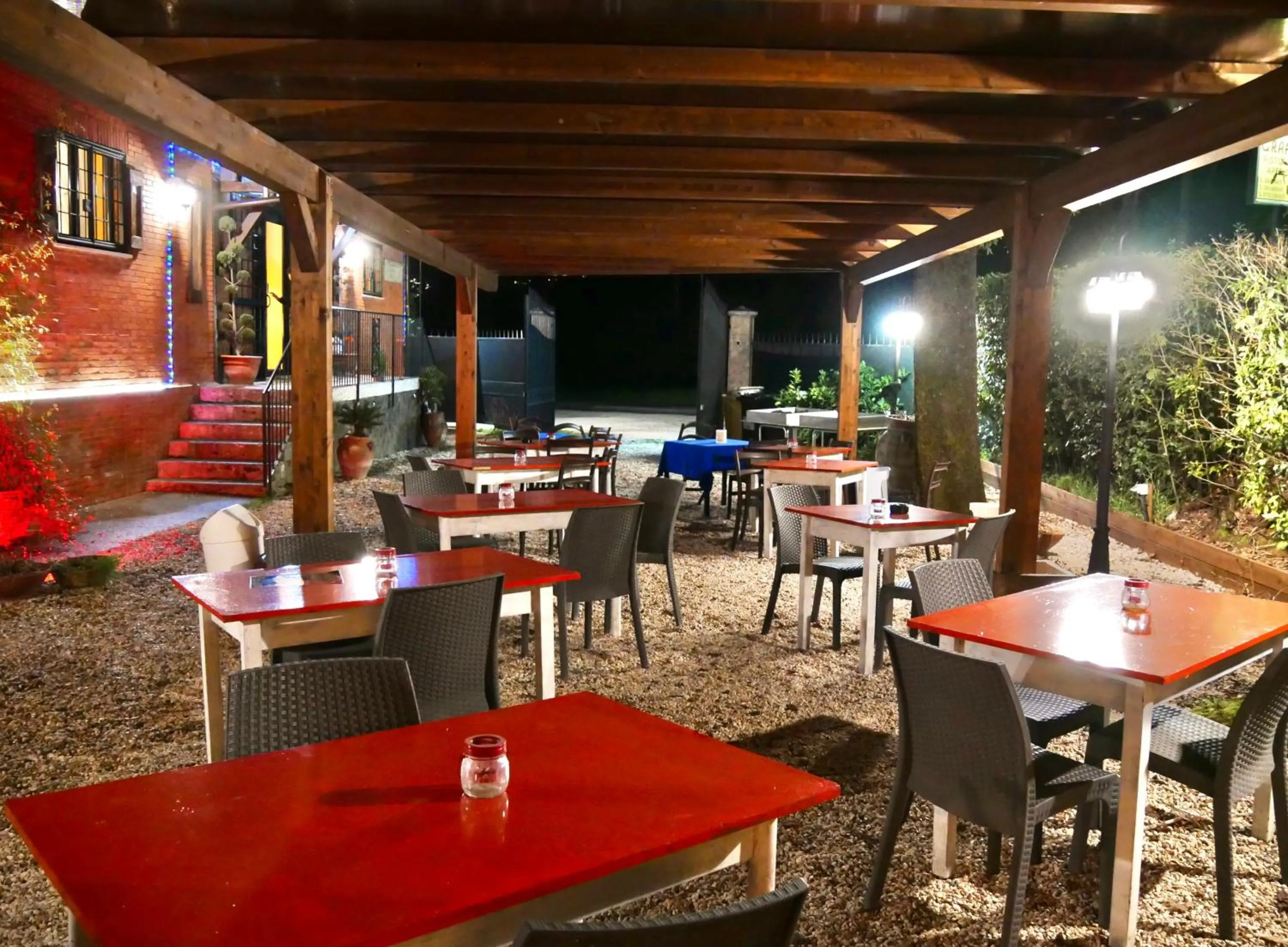 Restaurant/Places to Eat in L'antico Granaio