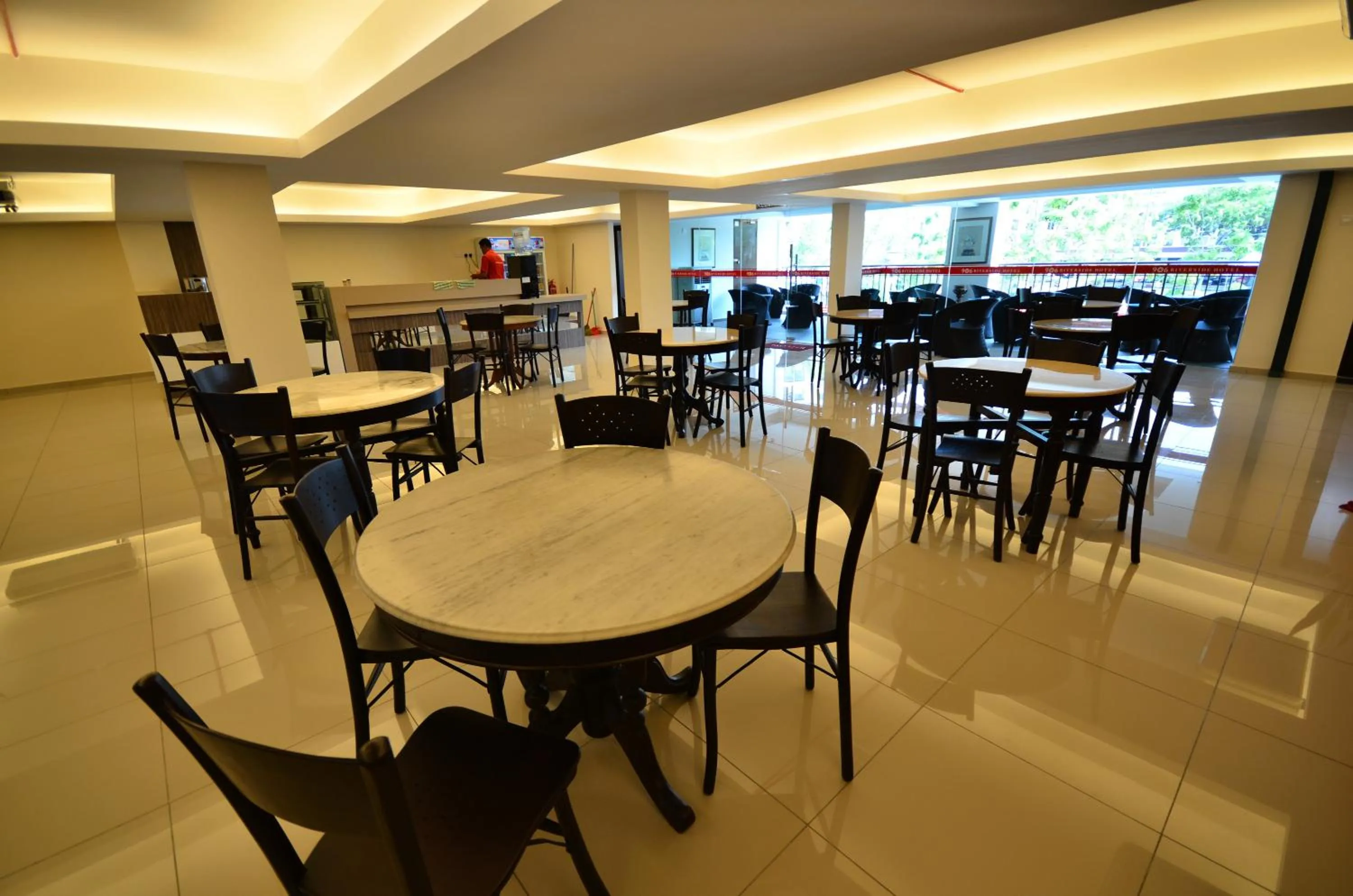 Restaurant/places to eat in 906 Riverside Hotel Malacca