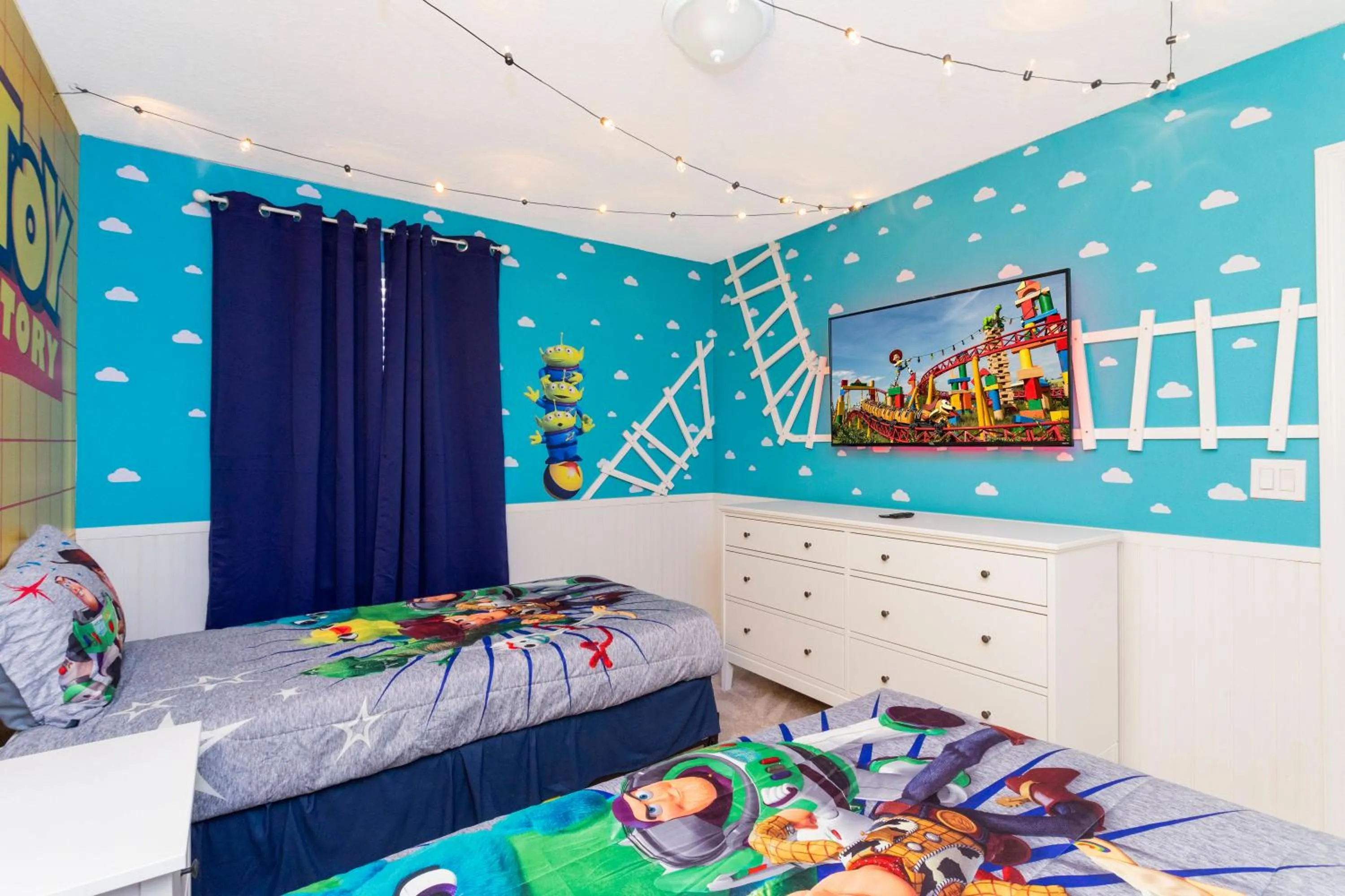 Bed in 7-bed w Pool, Game Room and Free Resort Access