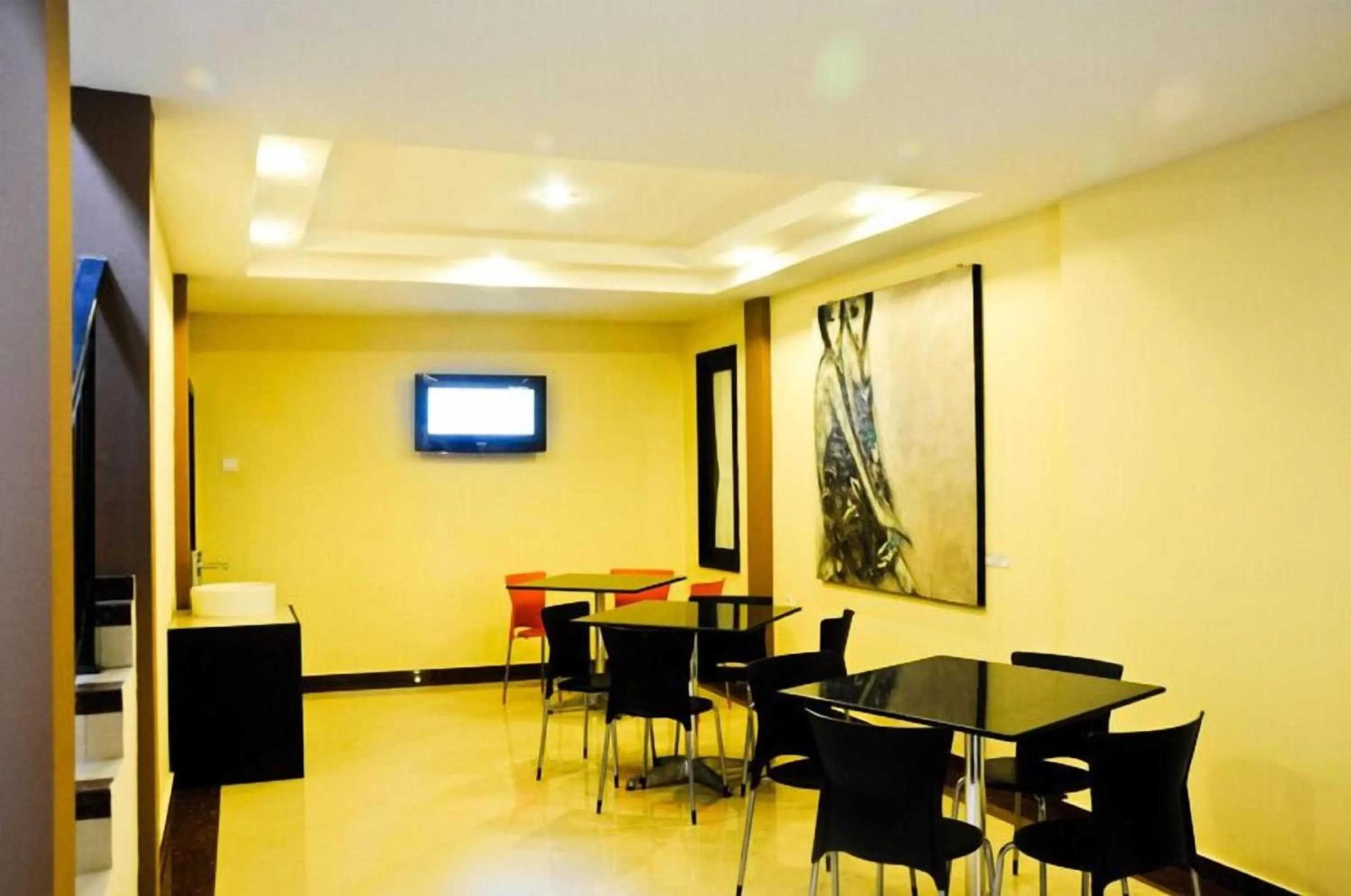 Seating area in Collection O Near Bajra Sandi Monumen Formerly Grand Pondok Puri Ayu