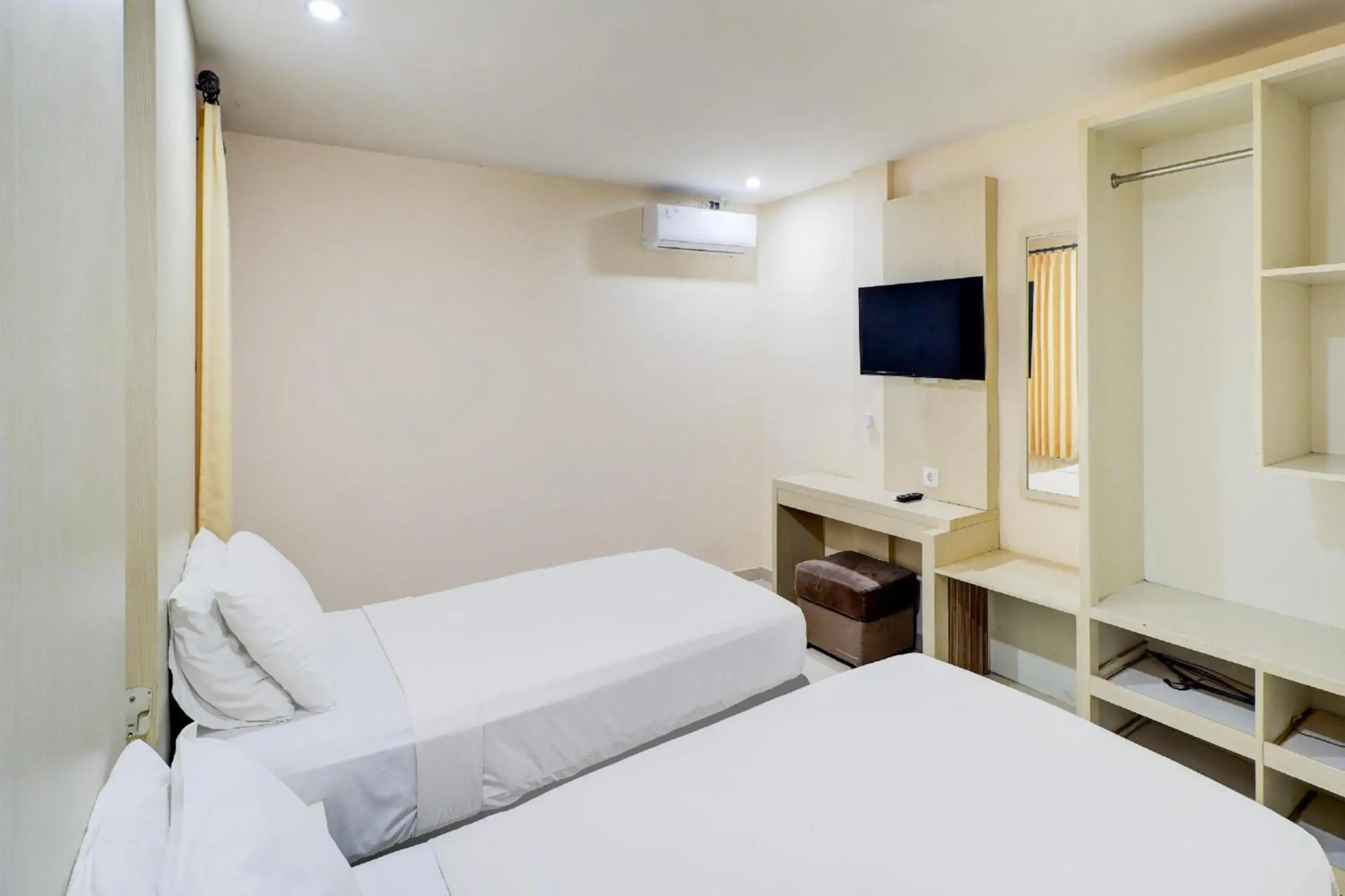 Economy Twin Room in Collection O Near Bajra Sandi Monumen Formerly Grand Pondok Puri Ayu Economy Twin Room in Collection O Near Bajra Sandi Monumen Formerly Grand Pondok Puri Ayu
