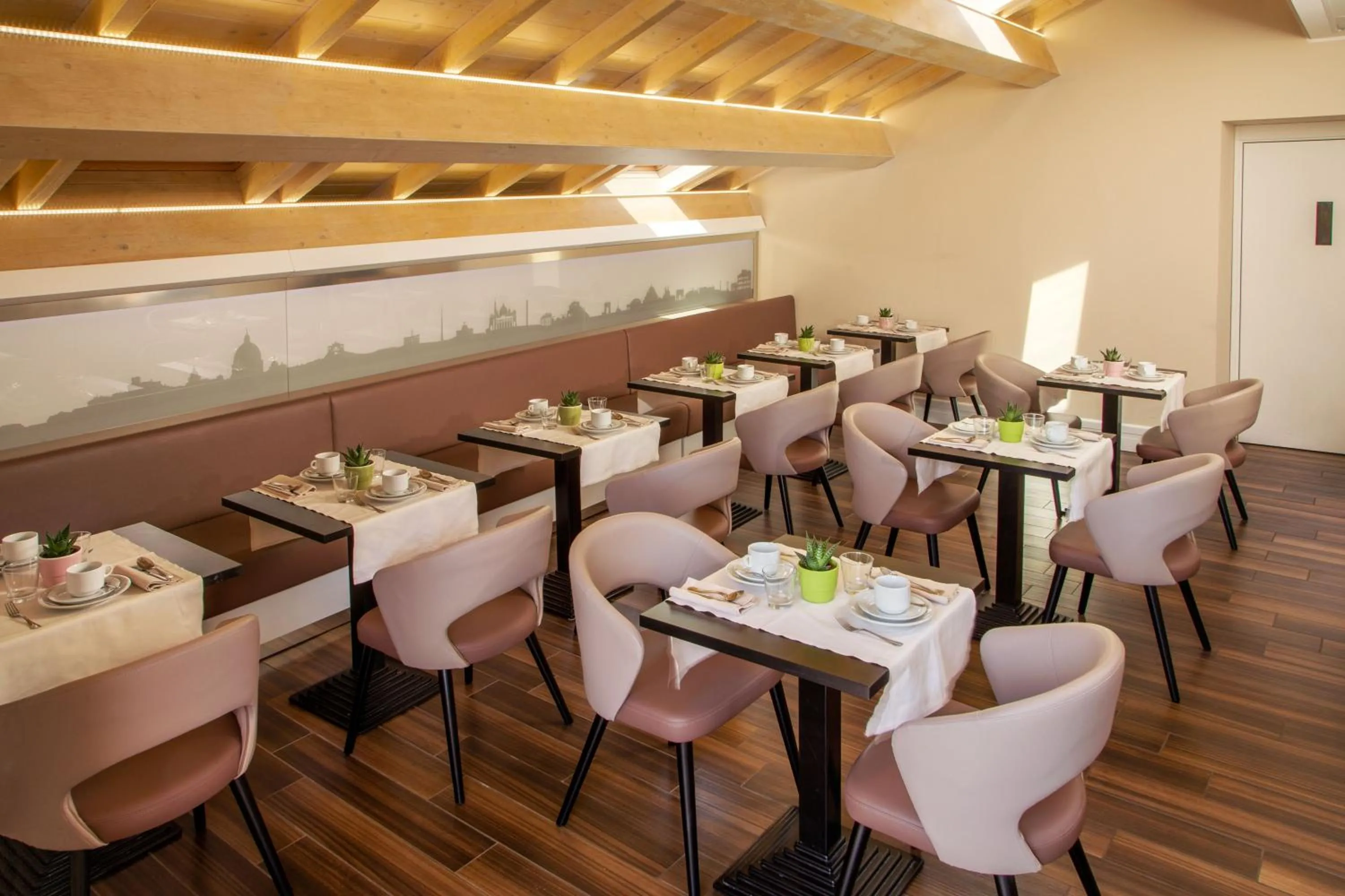 Restaurant/places to eat in Hotel Gioberti