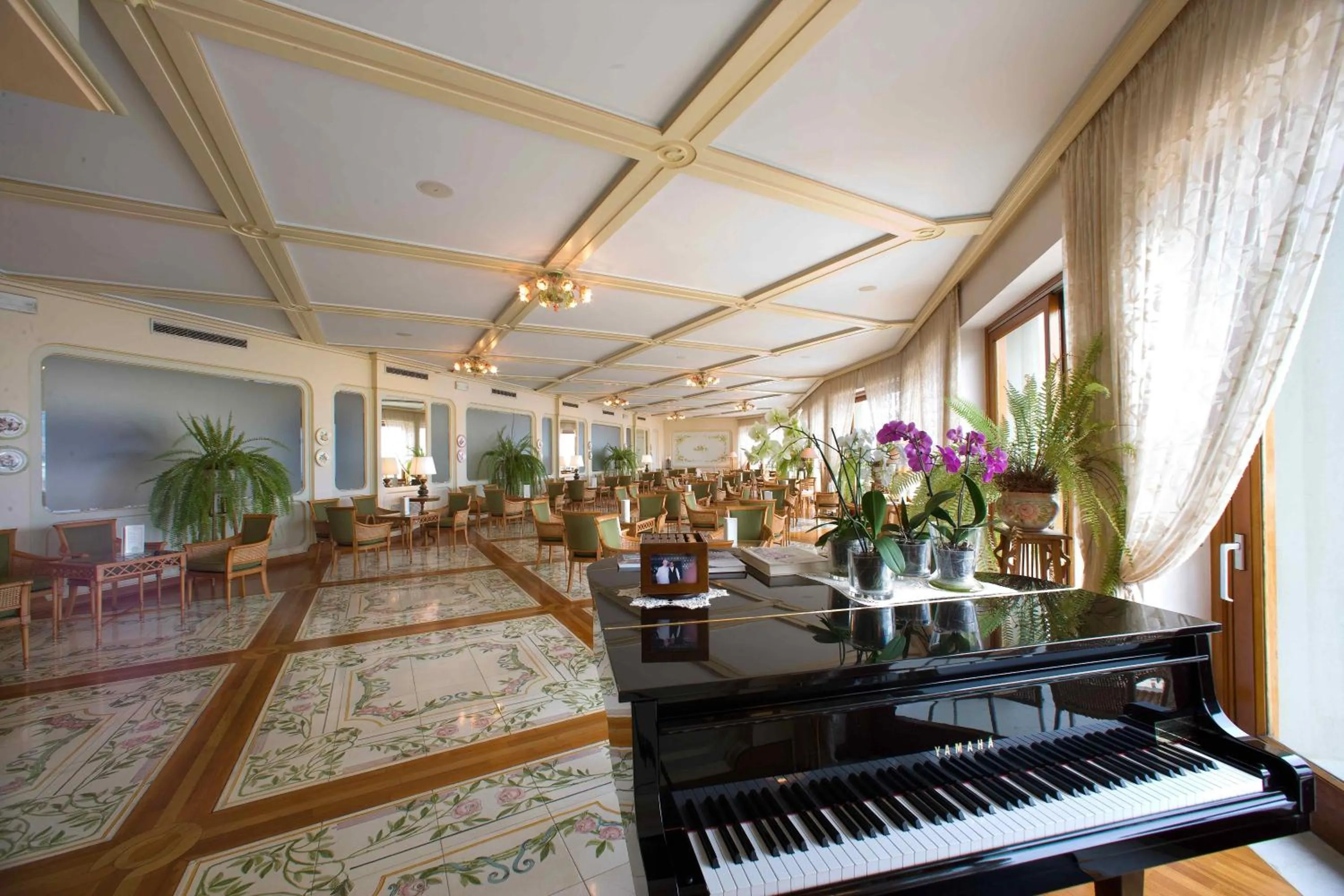 Decorative detail in Hotel Bristol