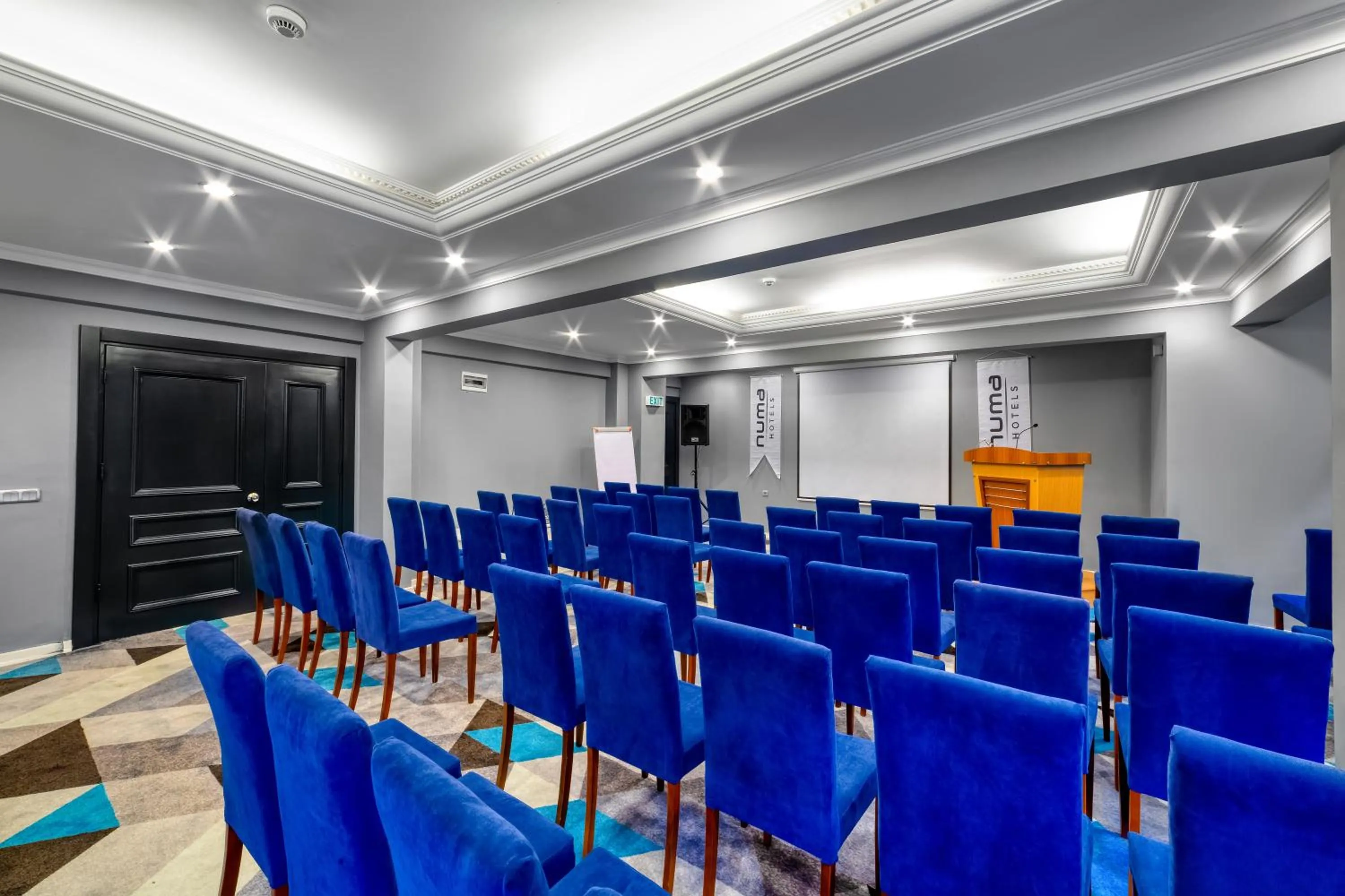 Meeting/conference room in Numa Port Hotel