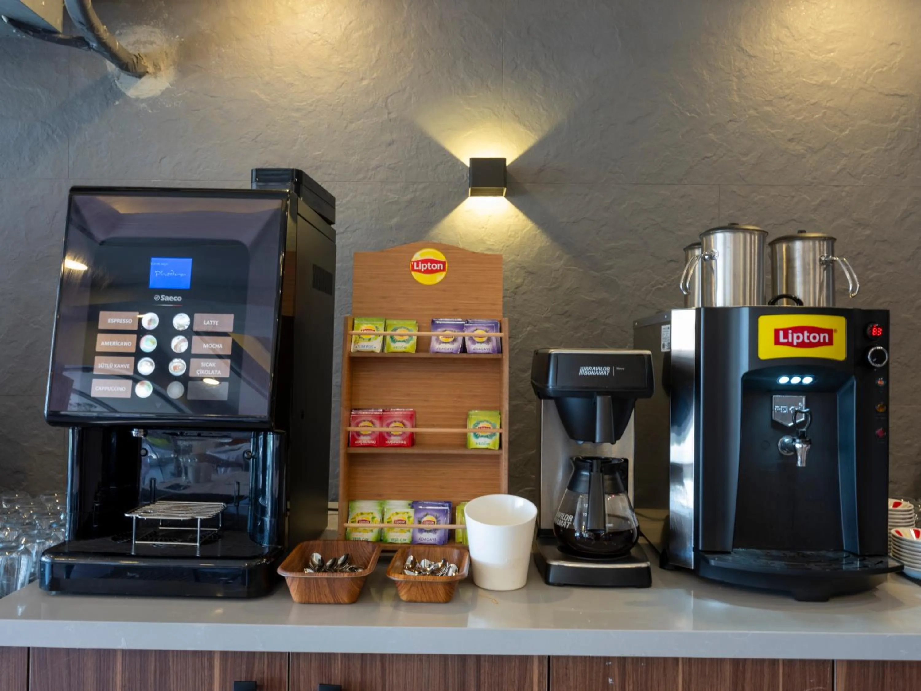 Coffee/tea facilities in Numa Port Hotel
