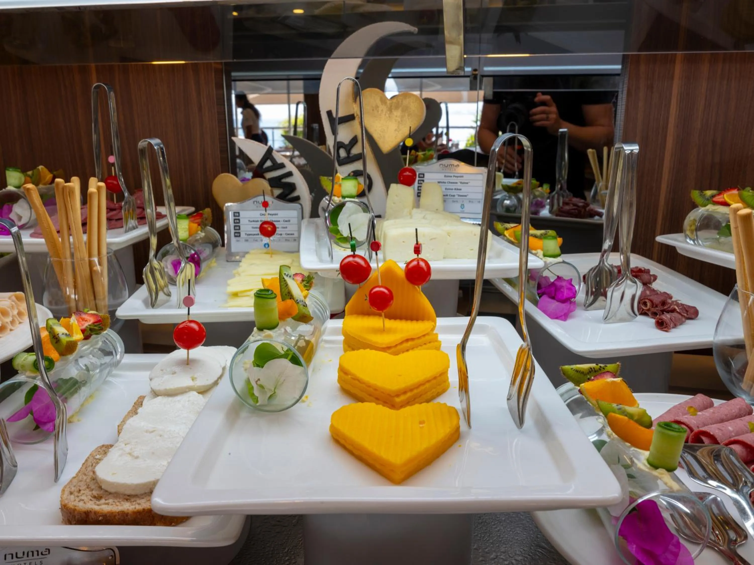 Buffet breakfast in Numa Port Hotel