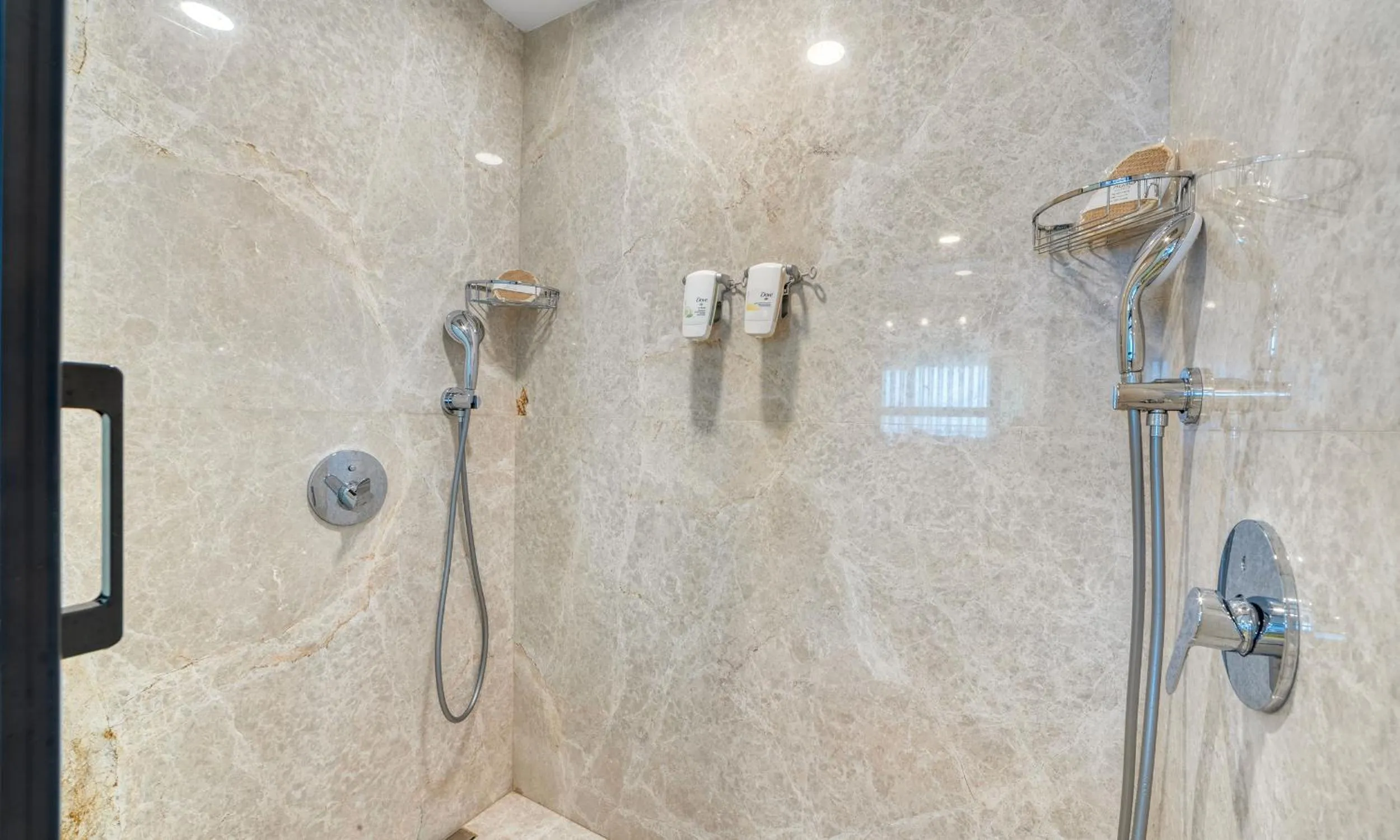 Bathroom in Numa Port Hotel