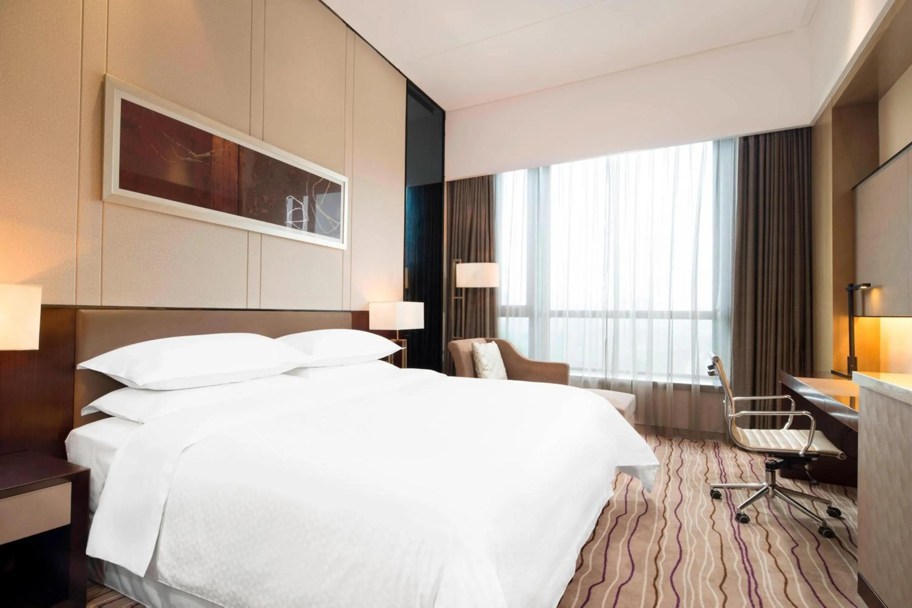 Photo of the whole room, Bed in Four Points by Sheraton Hefei Shushan