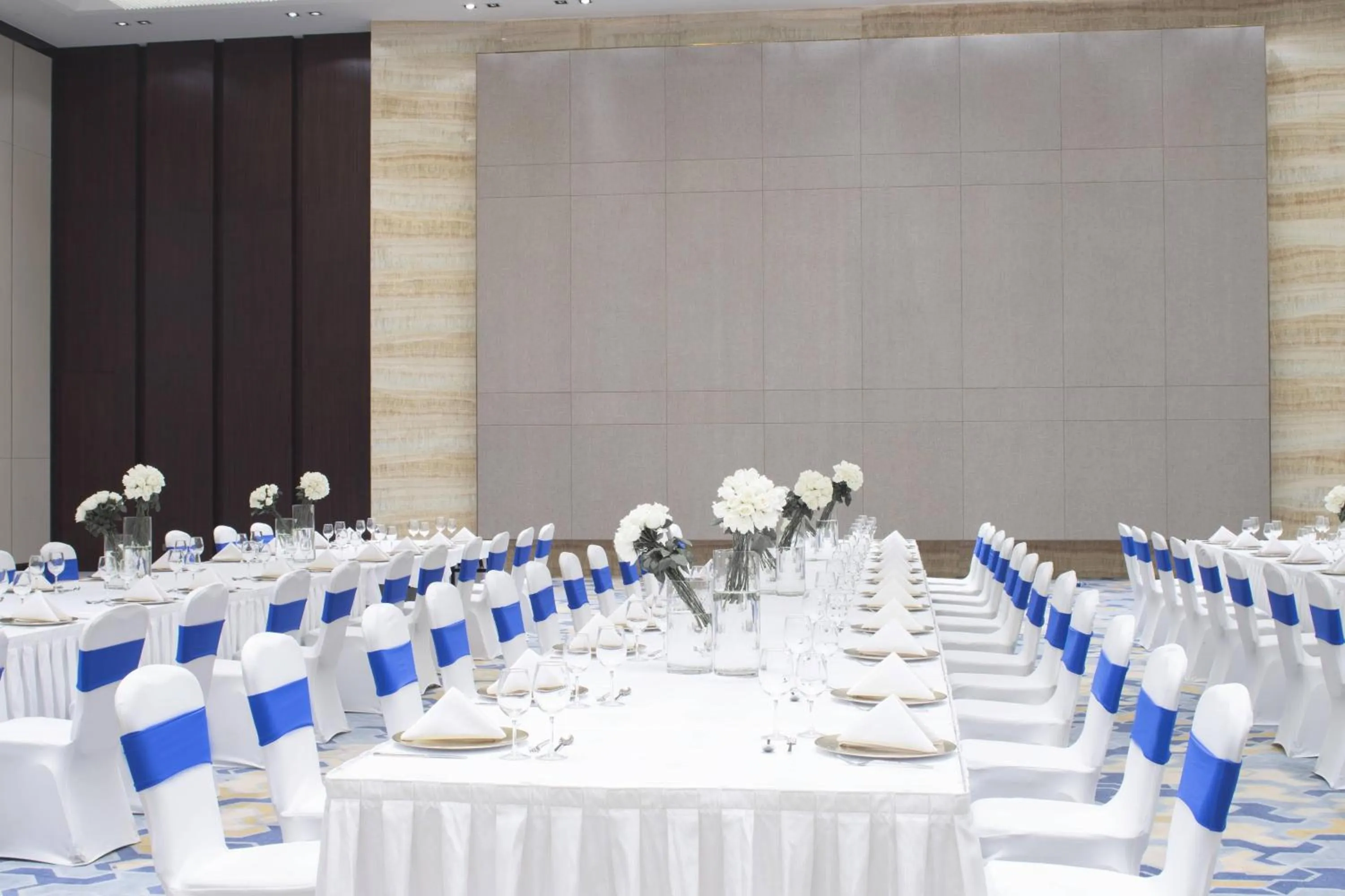 Meeting/conference room in Four Points by Sheraton Hefei Shushan