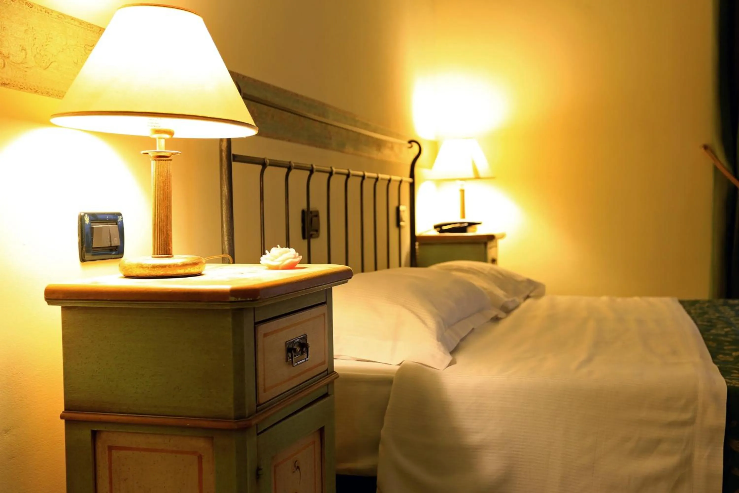 Bed in Hotel L'Aquila