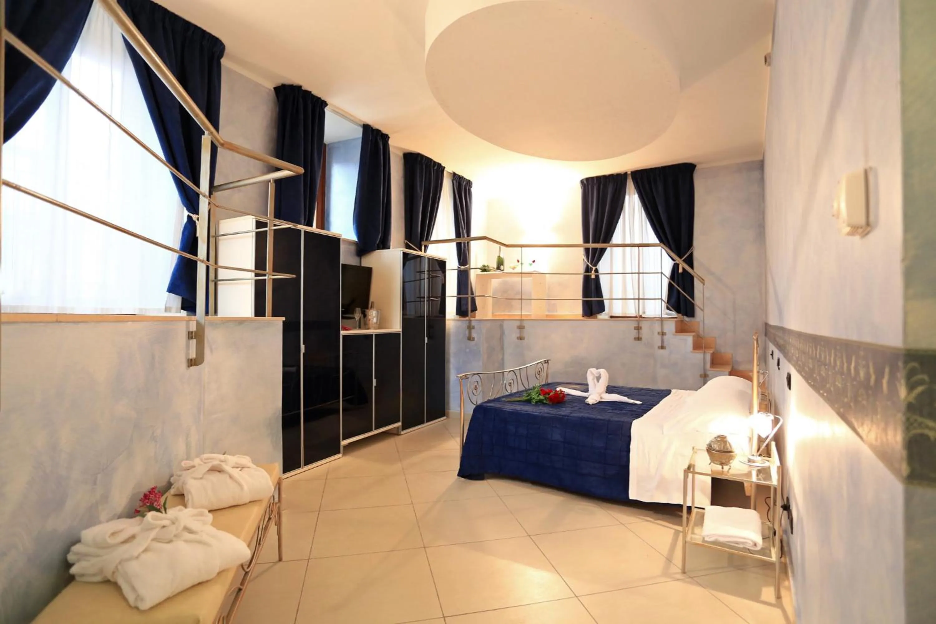 Photo of the whole room, Bed in Hotel L'Aquila