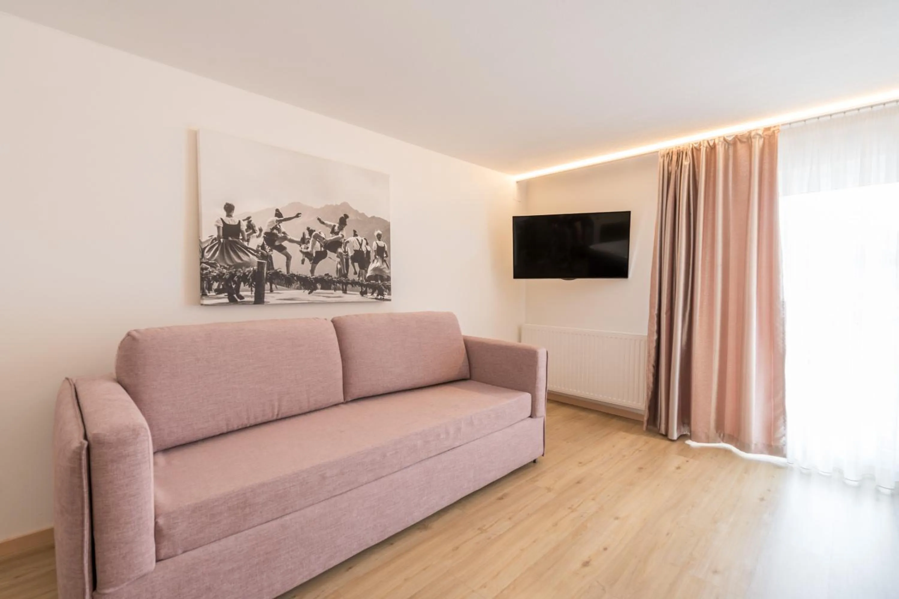 TV and multimedia in bichl 761