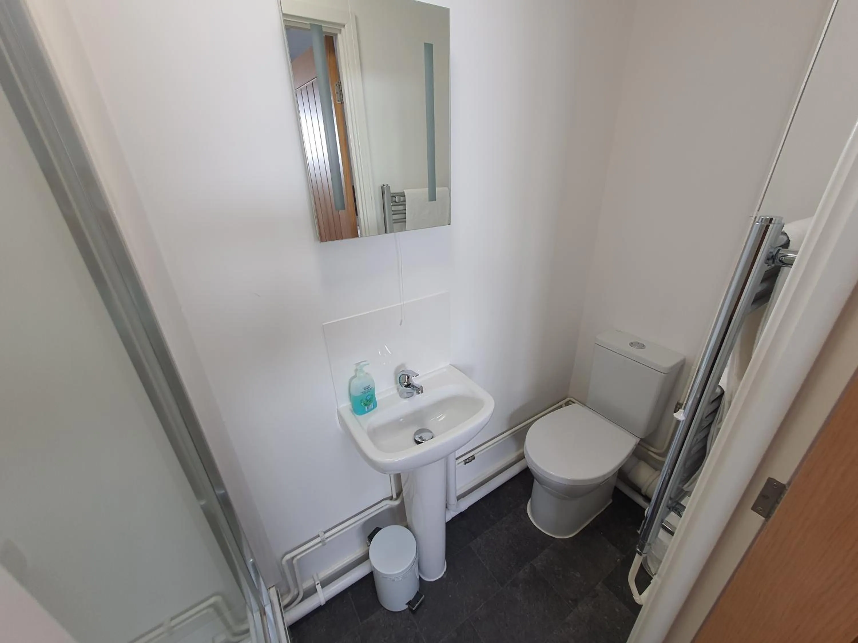 Bathroom in North Cambridge Guesthouse by Payman Club