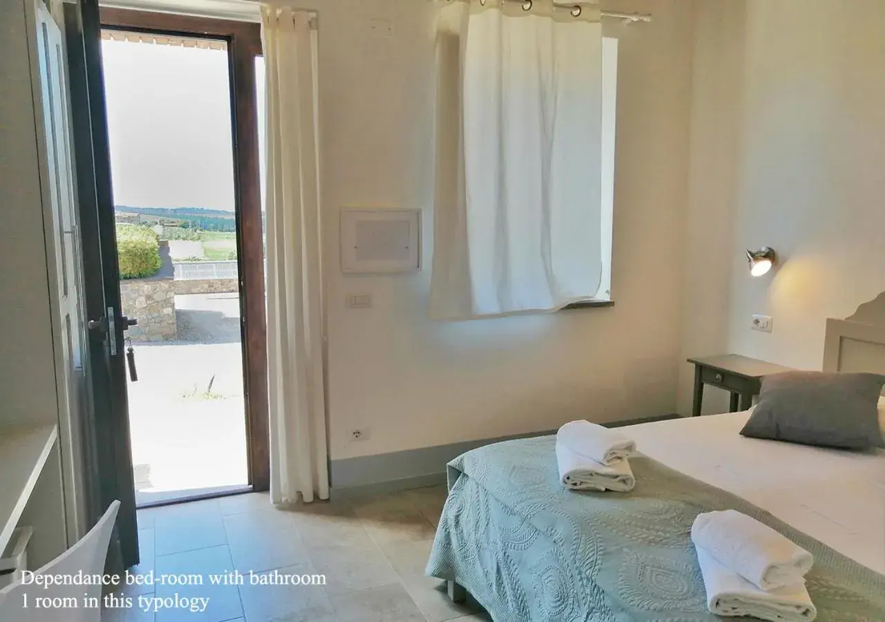 Large Double Room in Borgo Solario Large Double Room in Borgo Solario