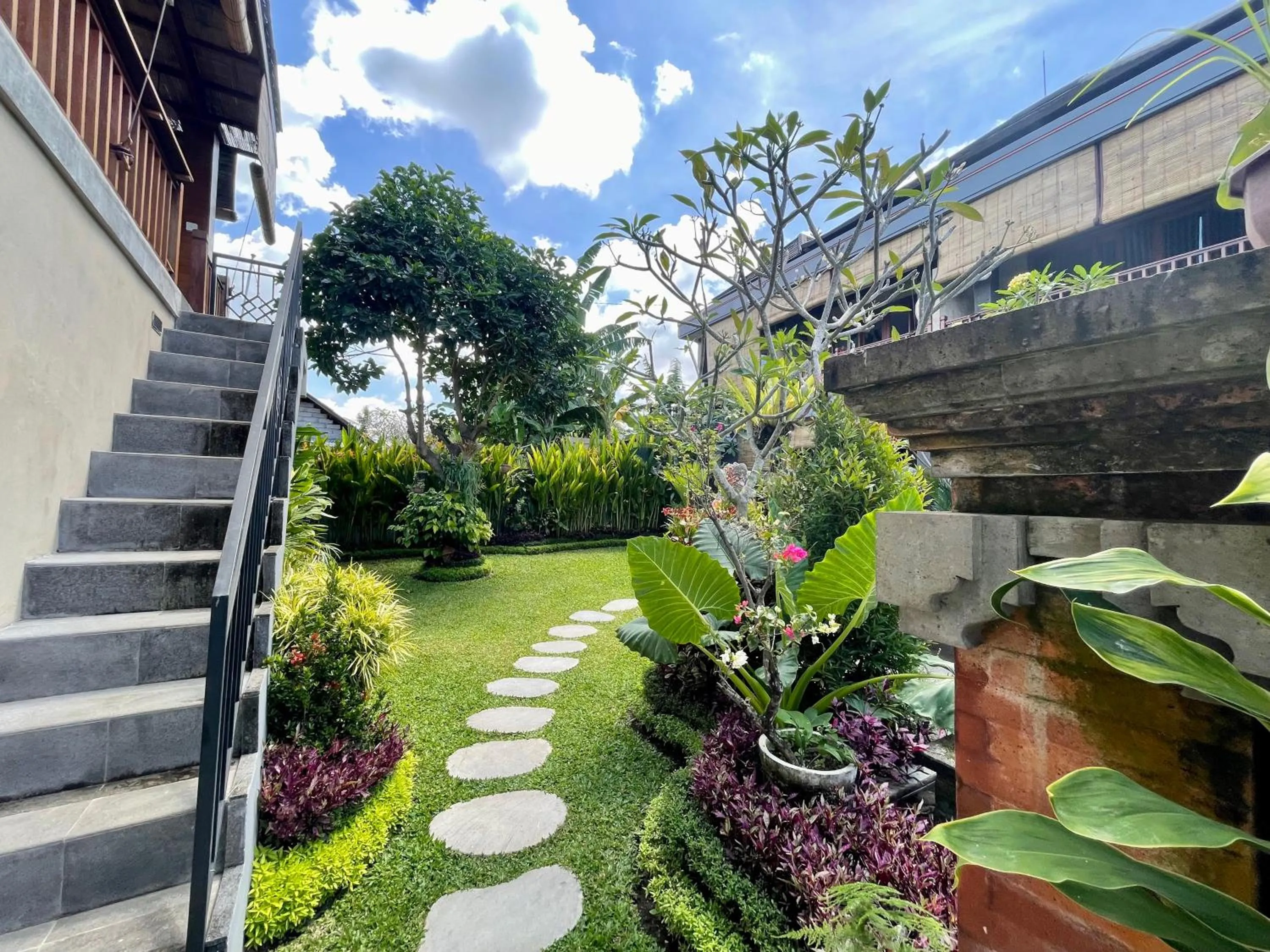 Garden in Sari Murni