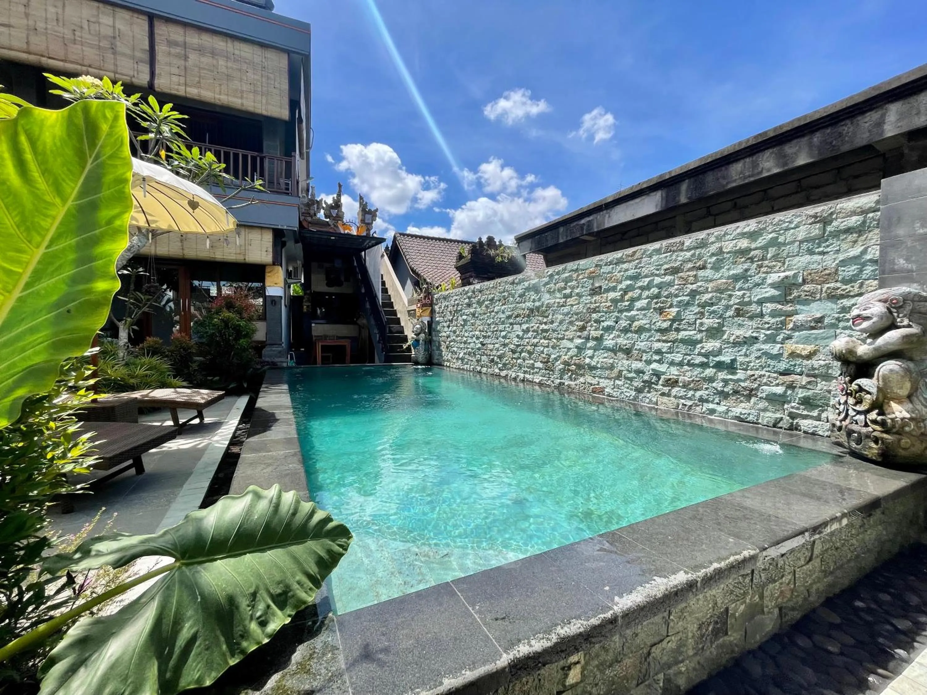 Property building in Sari Murni