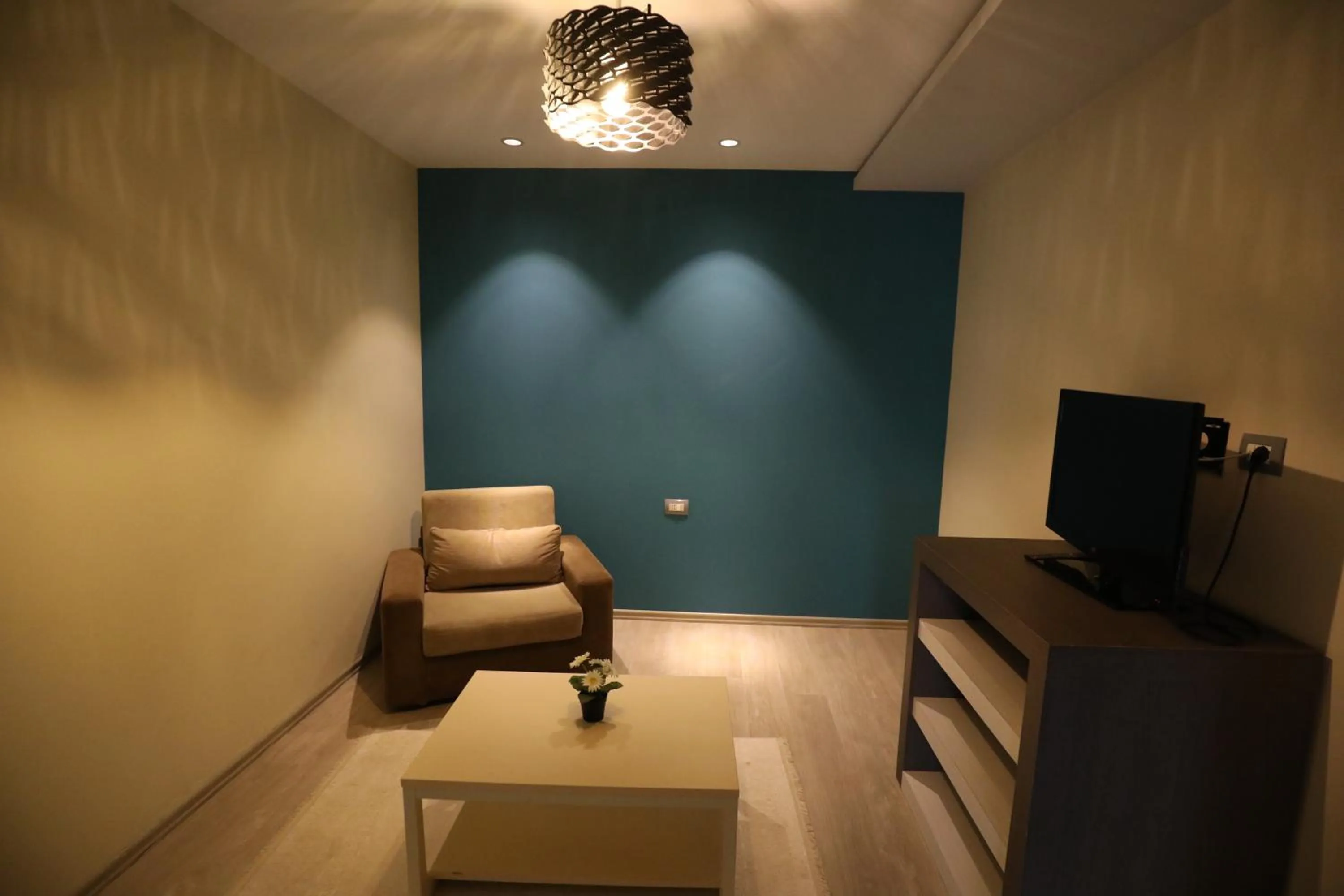 TV and multimedia in Hotel 1 Maji