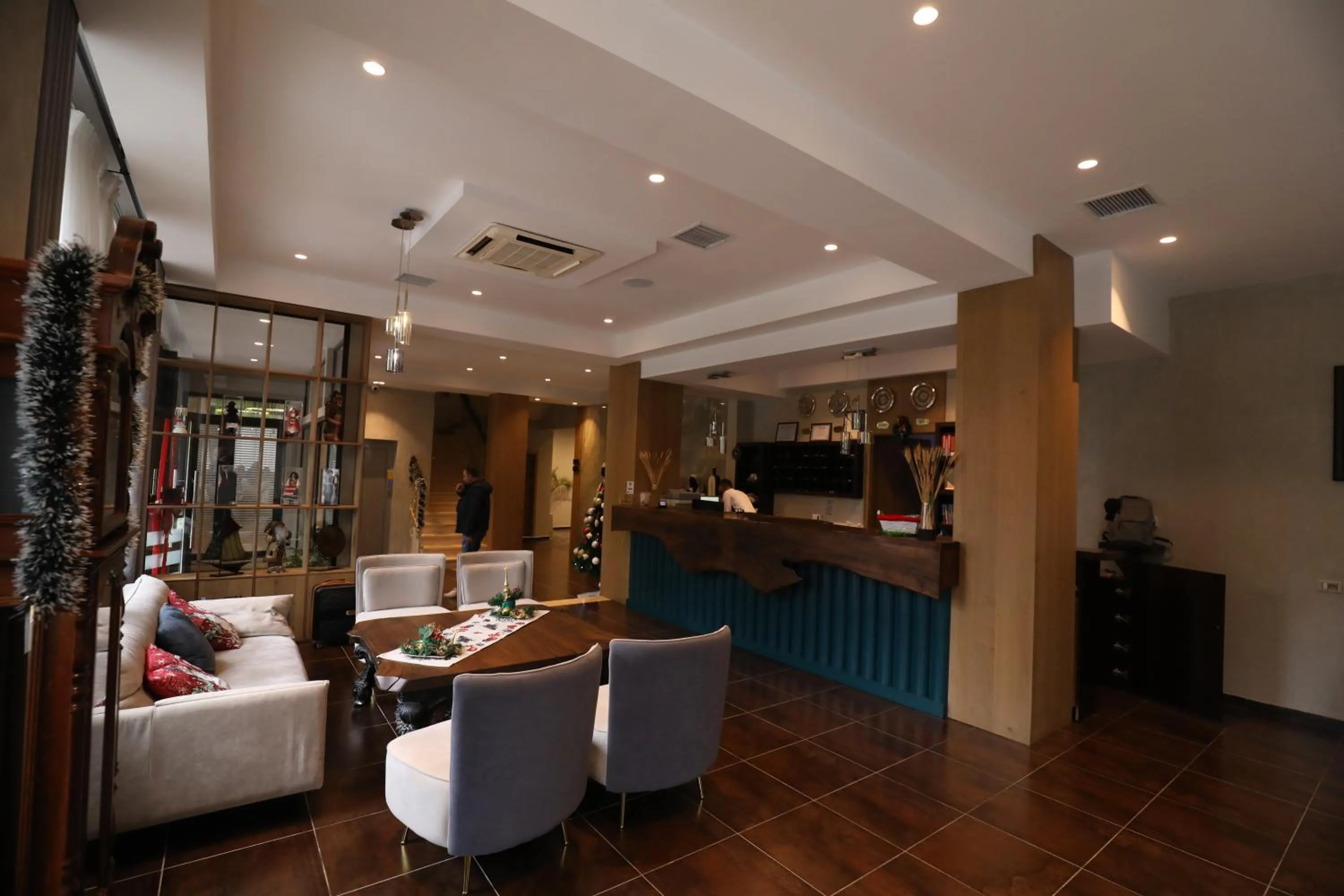 Seating area in Hotel 1 Maji