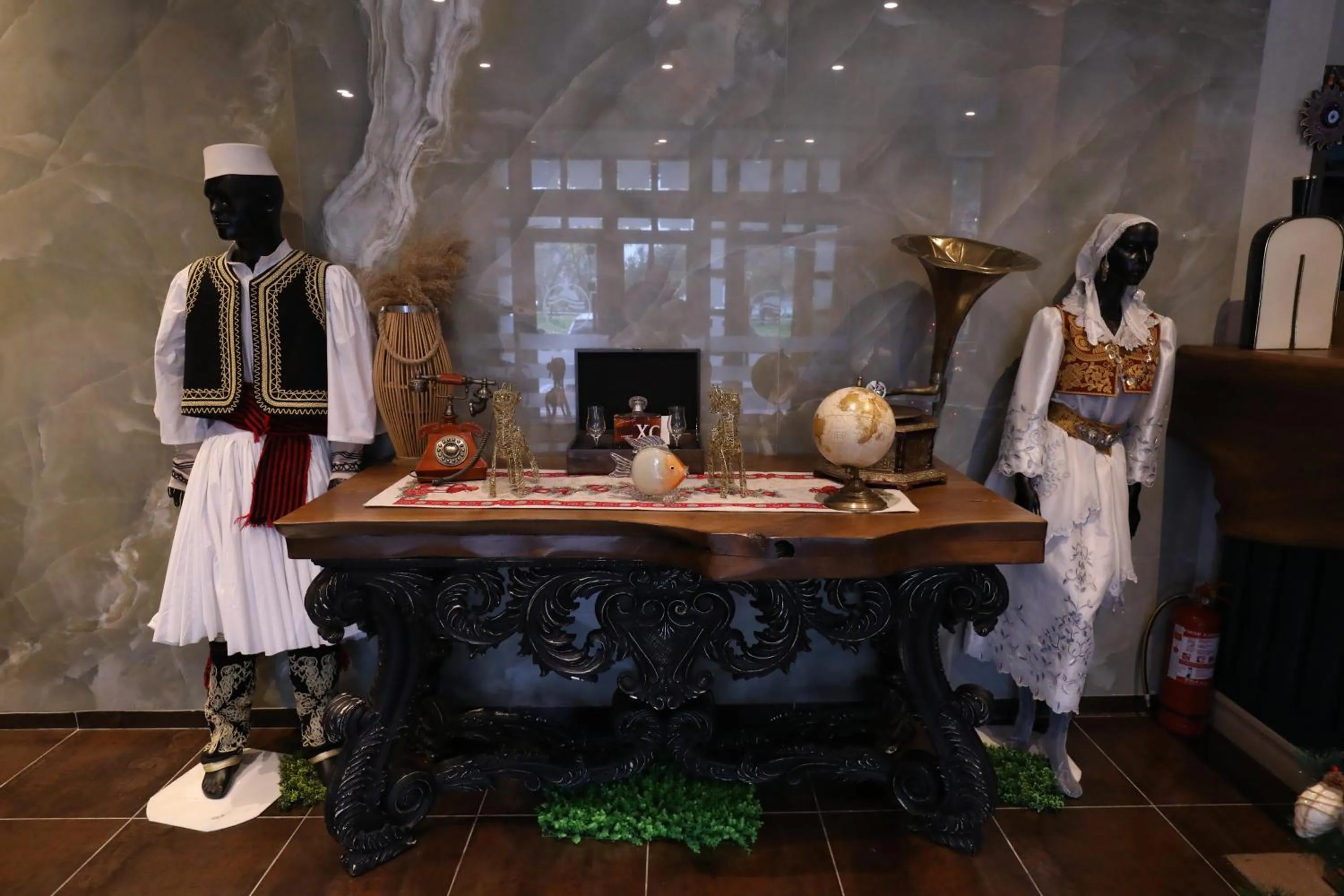 Decorative detail in Hotel 1 Maji