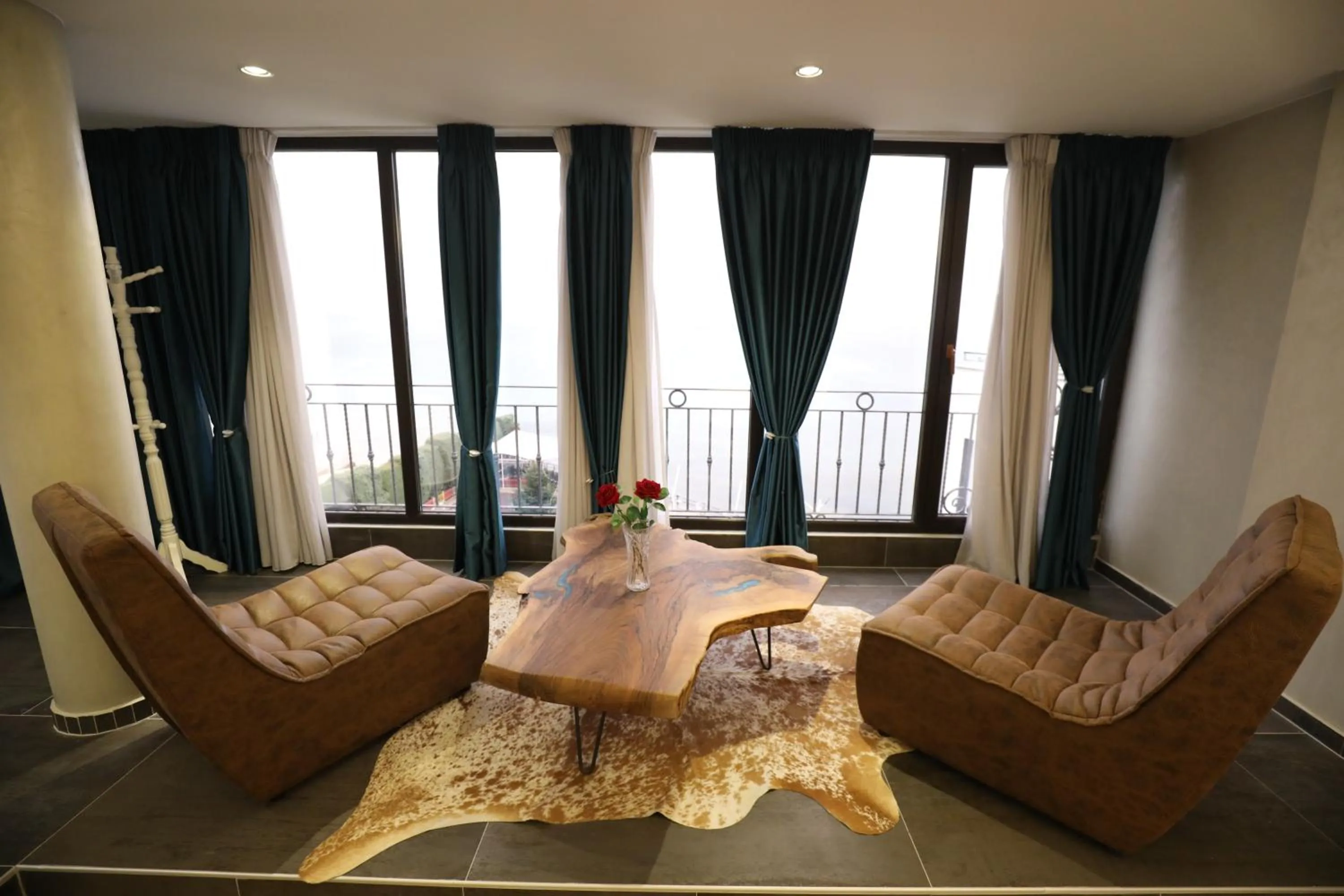 Seating area in Hotel 1 Maji