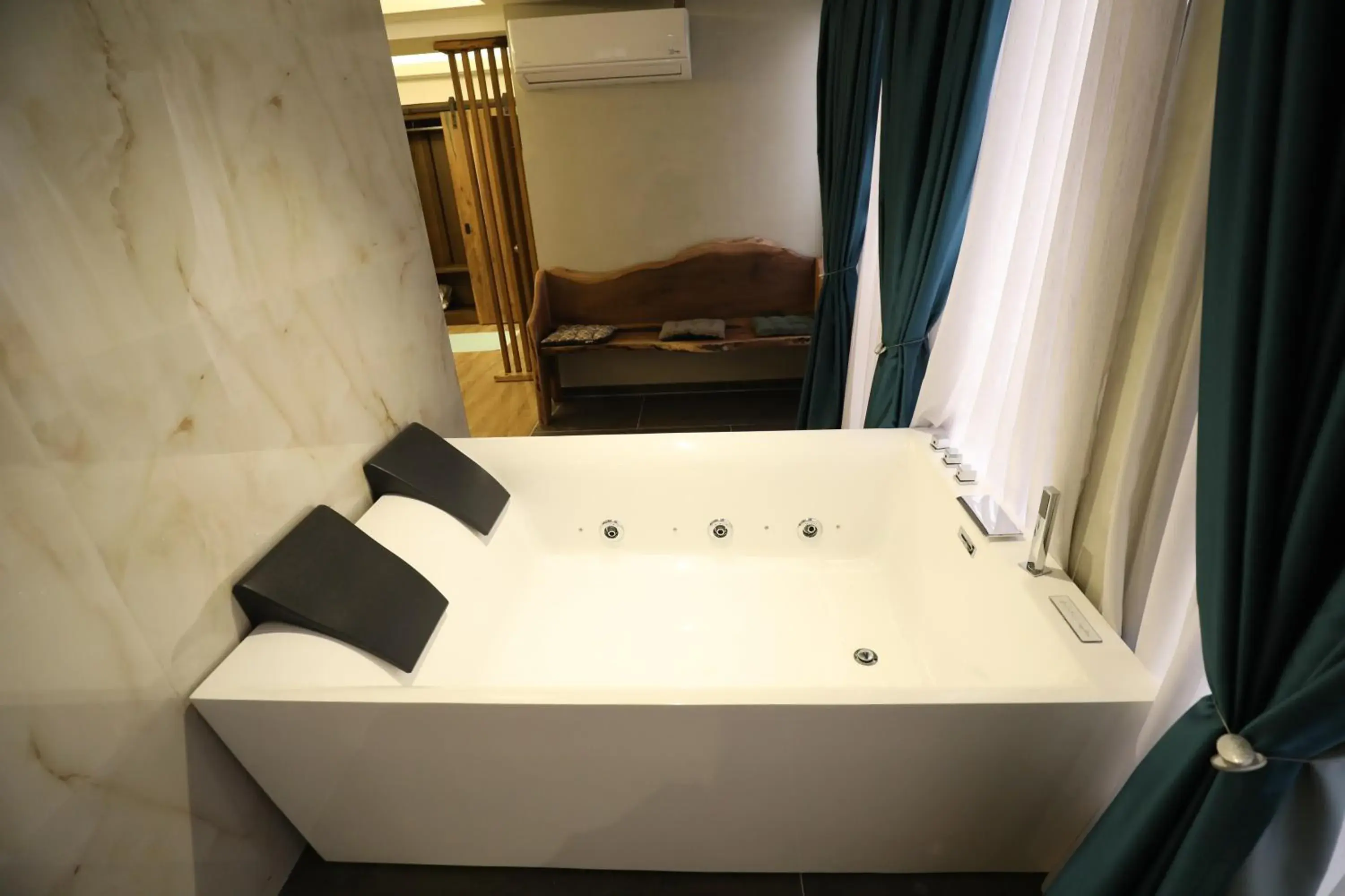 Queen Suite in Hotel 1 Maji Queen Suite in Hotel 1 Maji