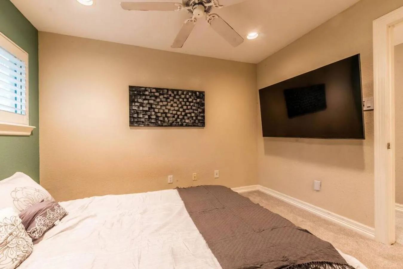 Bedroom, Bed in Huge 6 Bedroom with Pool, Spa, 85 Inch TV, Game Room