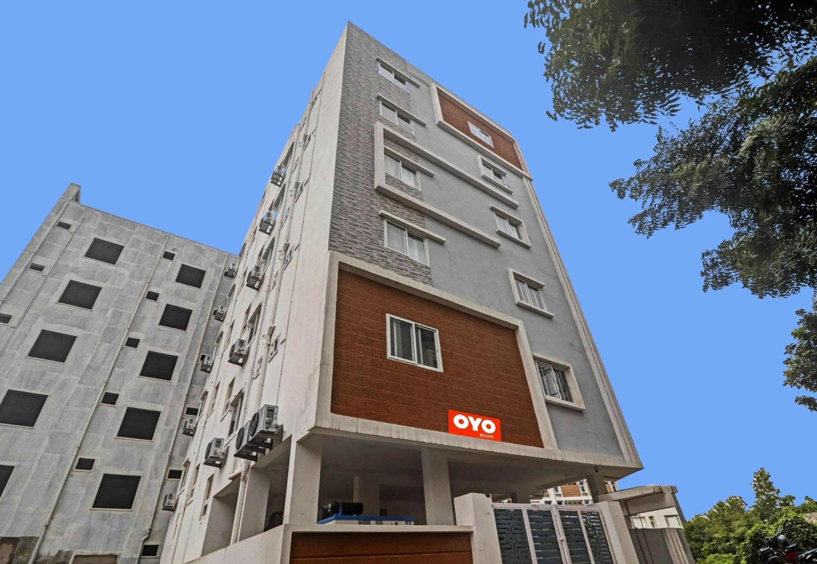 Facade/entrance in Super Hotel O Qualia Pride Financial District