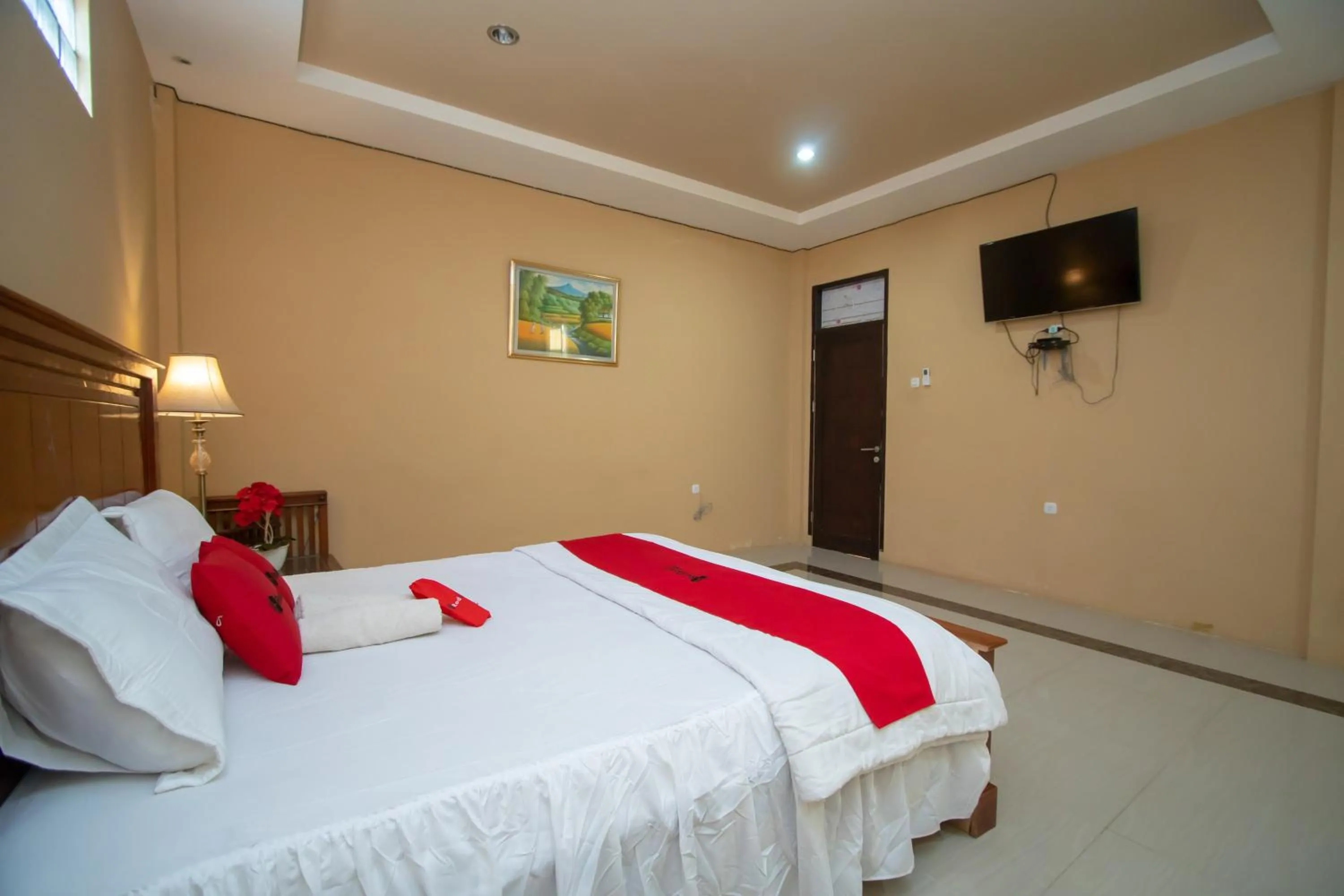 Bedroom, Bed in RedDoorz Syariah @ Jalan Gajah Mada Meulaboh