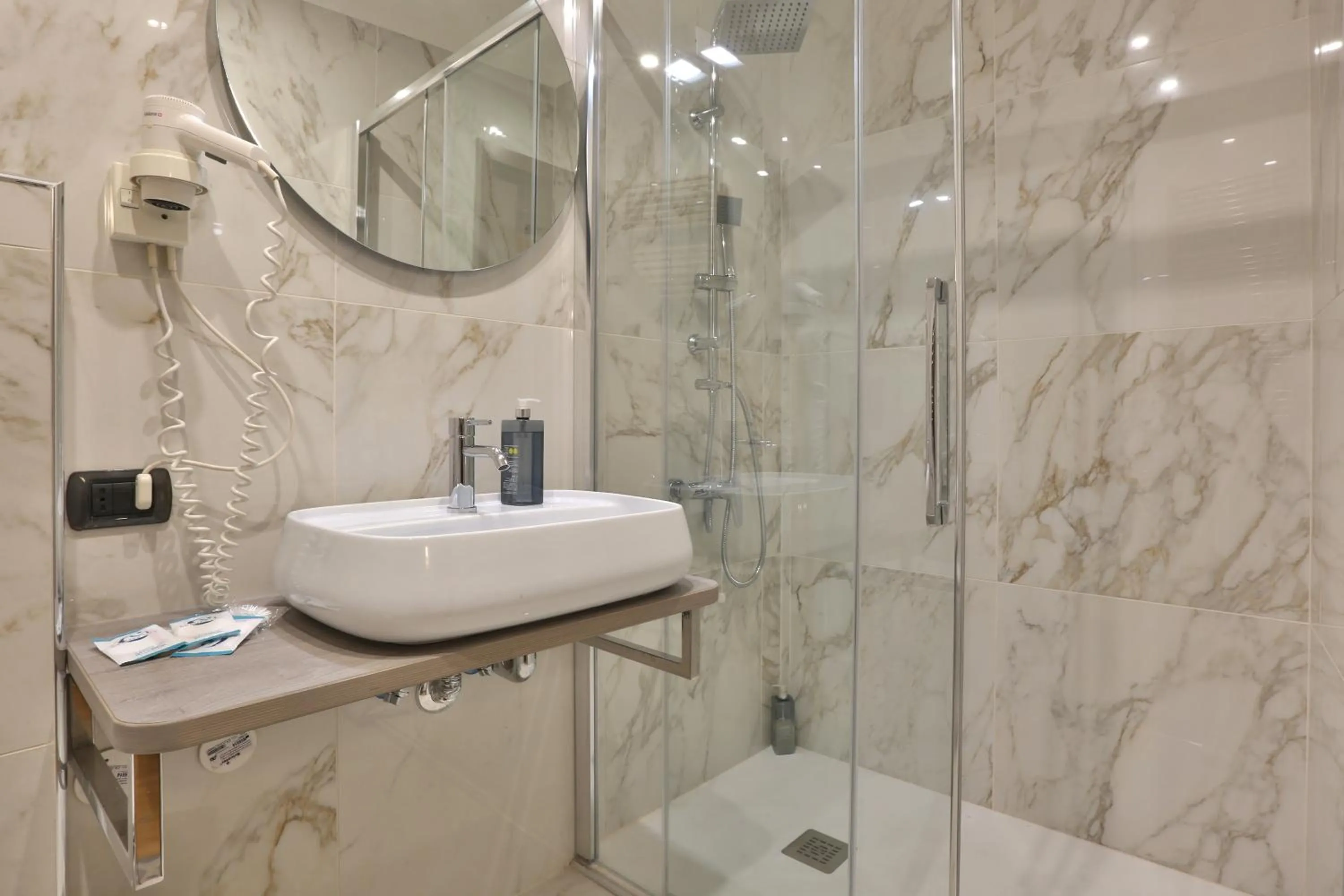 Bathroom in Hotel James Joyce