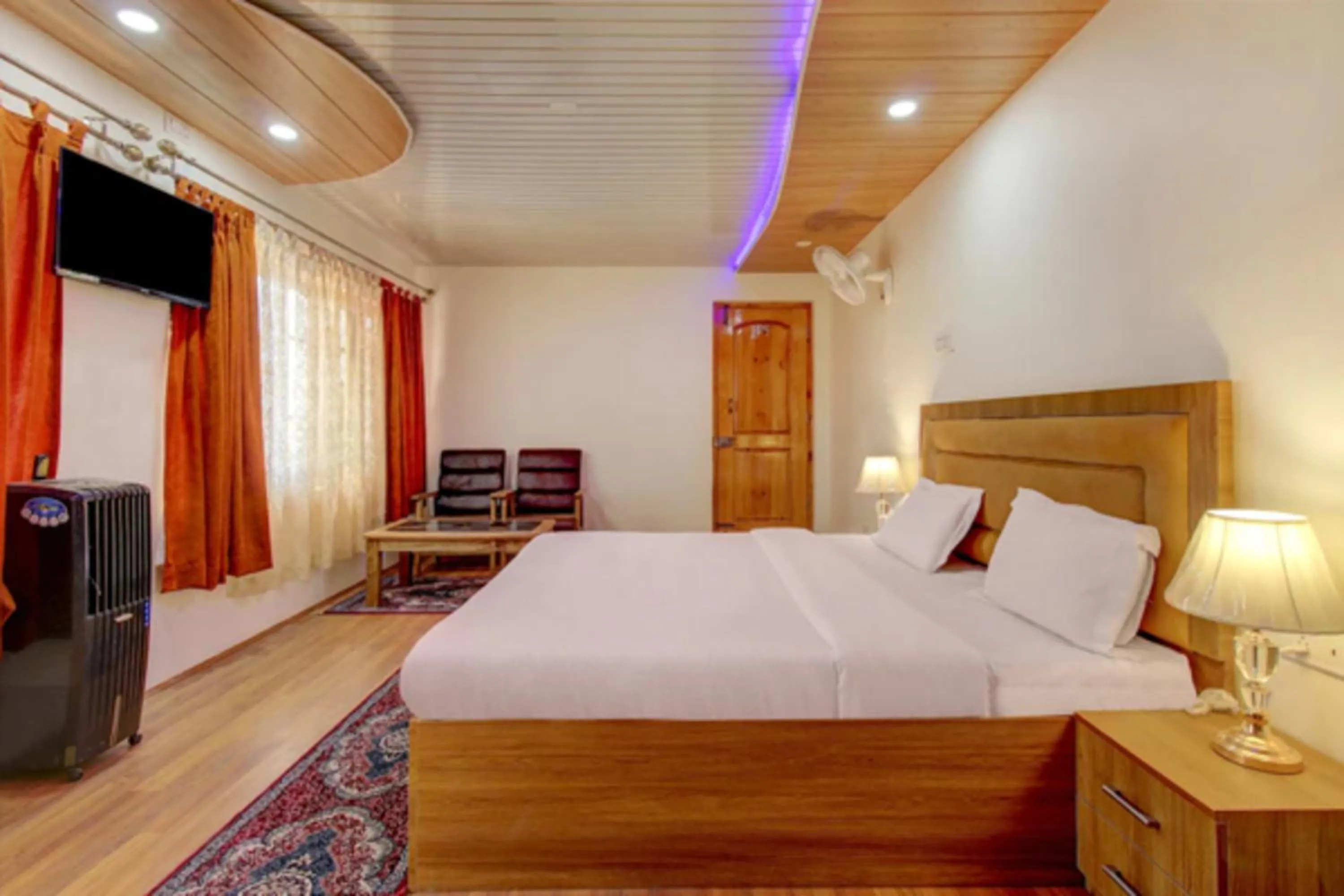 Photo of the whole room, Bed in Hotel Sultan Residency