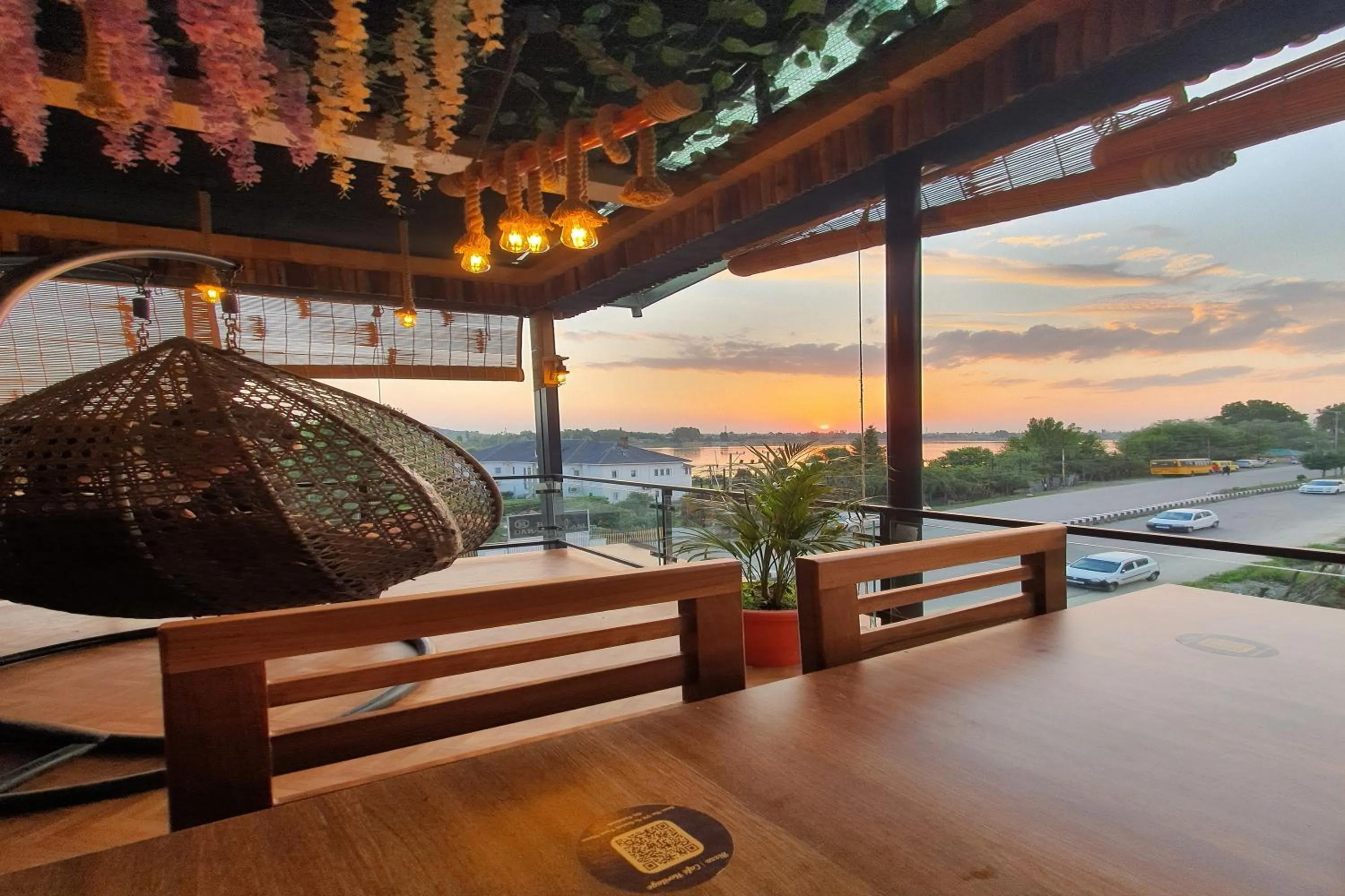 Restaurant/places to eat in Hotel Sultan Residency