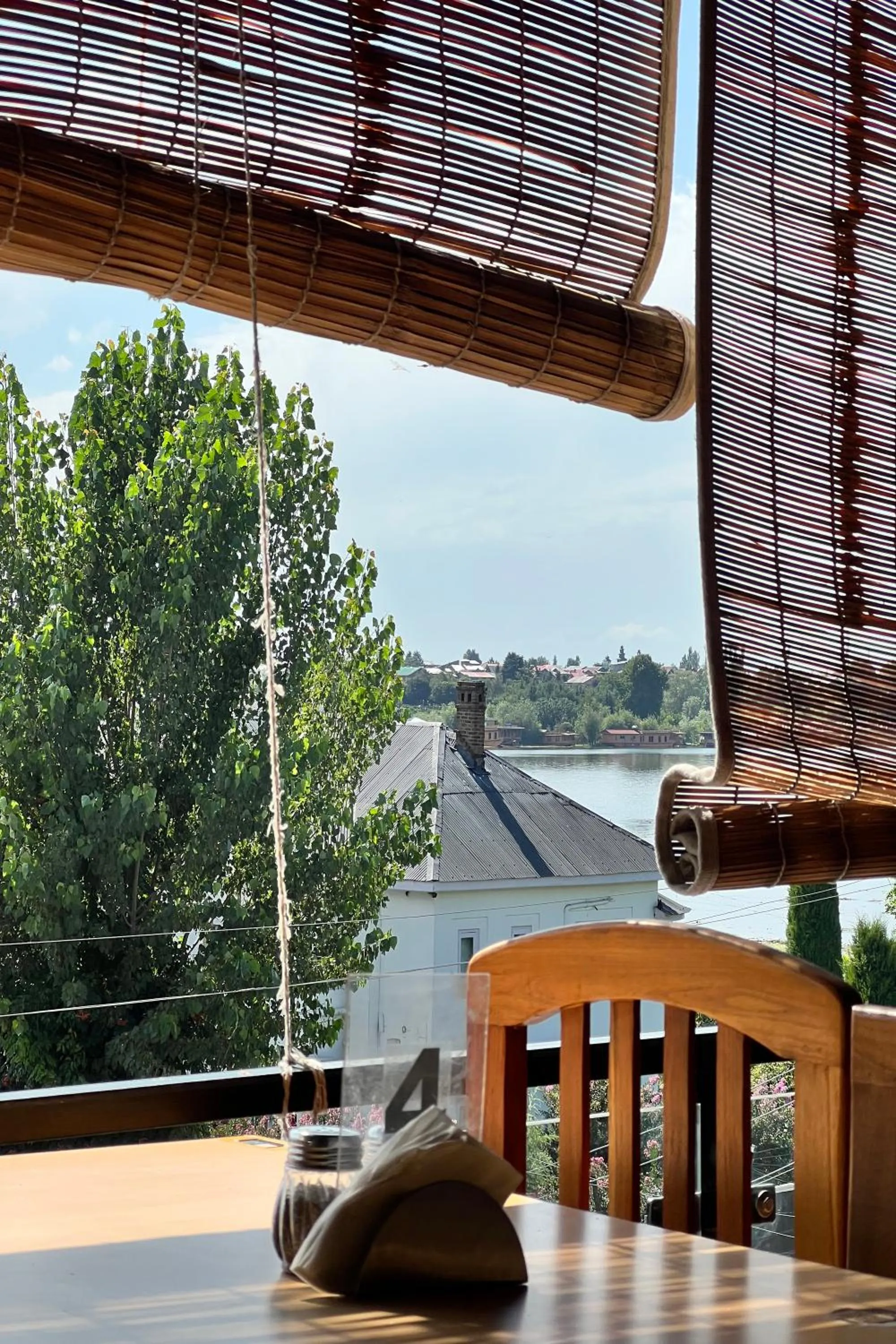 Restaurant/places to eat in Hotel Sultan Residency