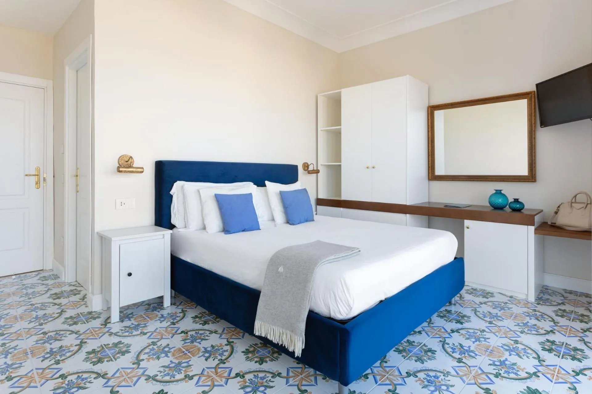 Bed in Experience Boutique Hotel - Villa Cimmino