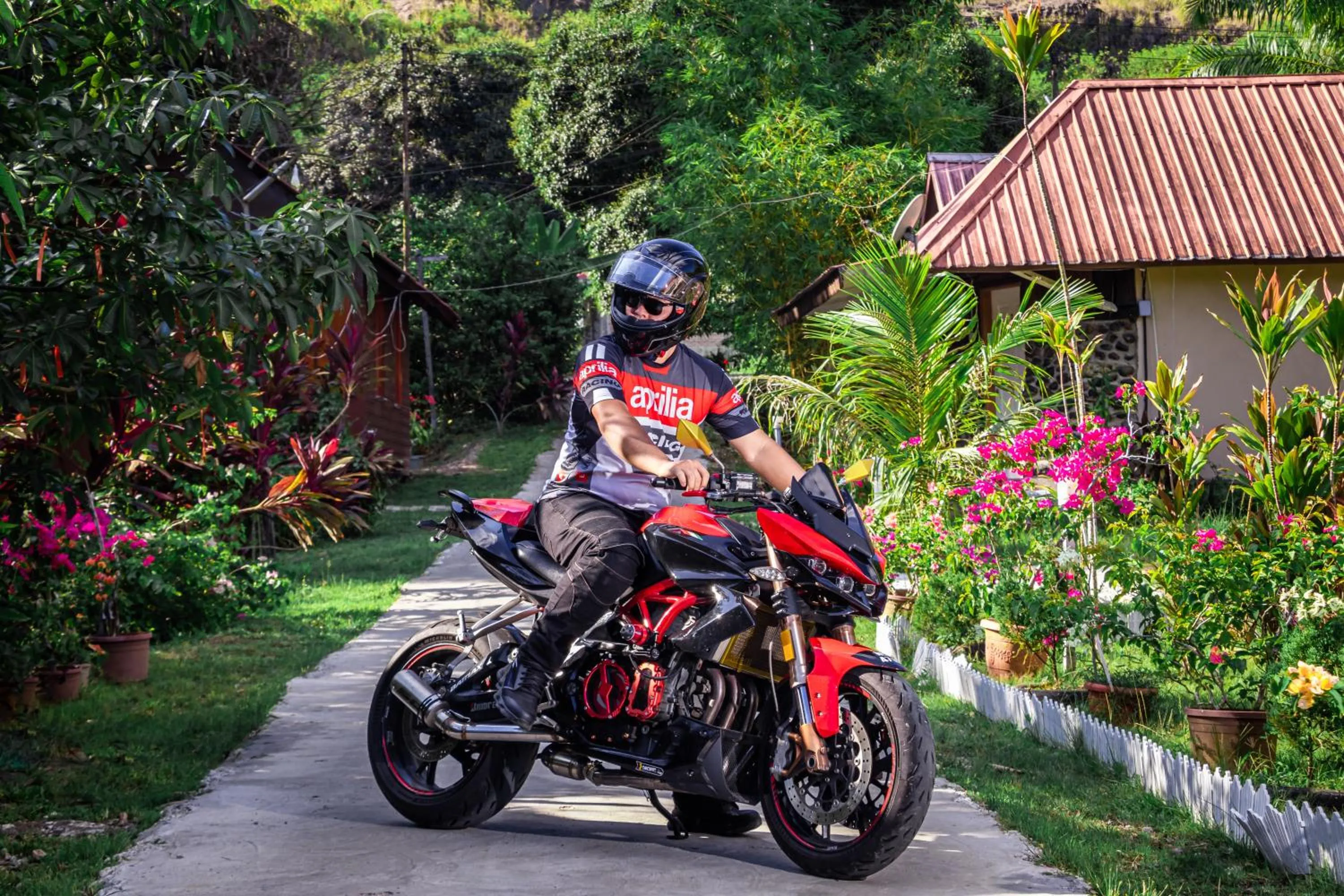 Guests in Timba Garden FREE TOWN AND JETTY TRANSPORT