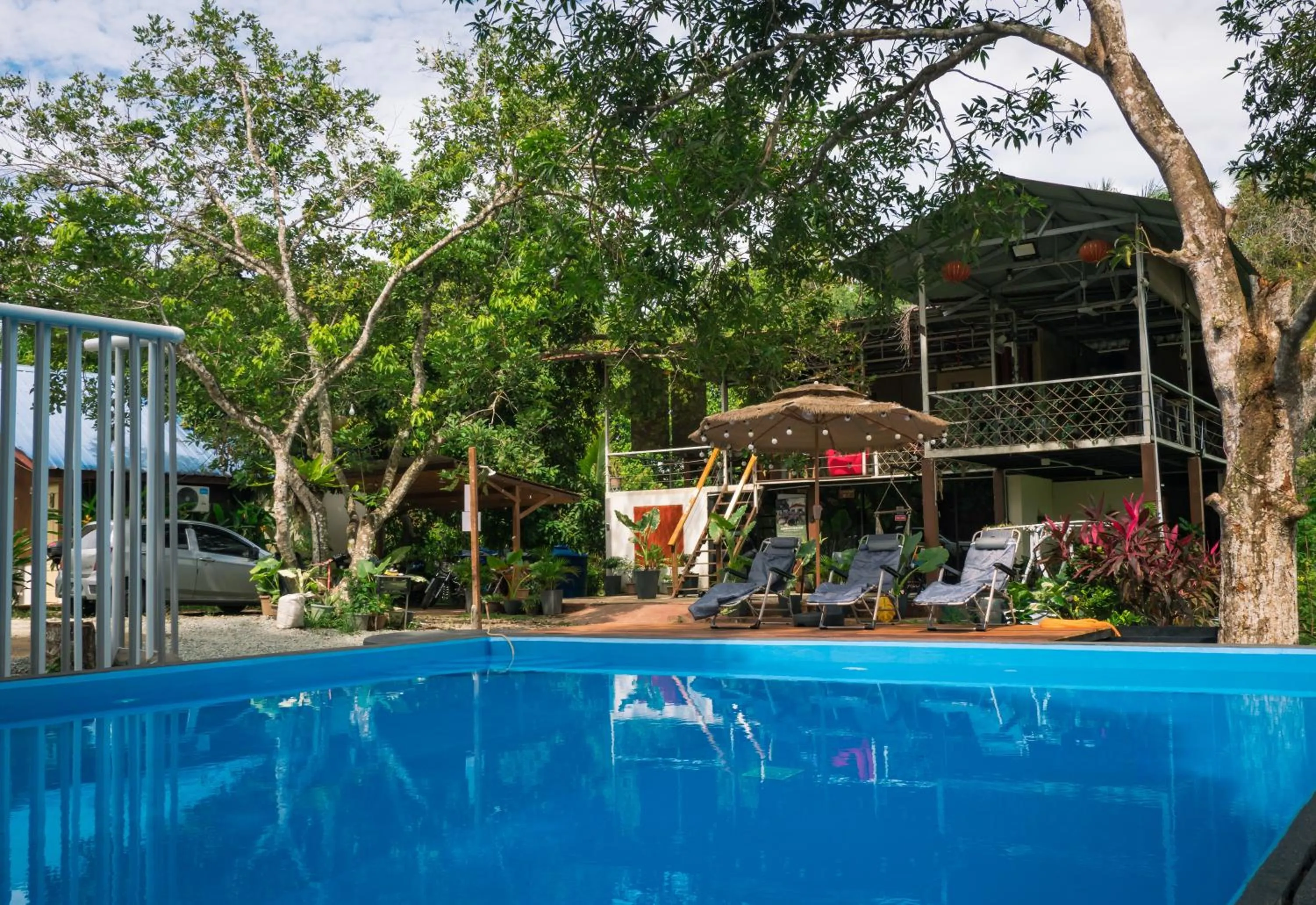 Swimming pool in Timba Garden FREE TOWN AND JETTY TRANSPORT