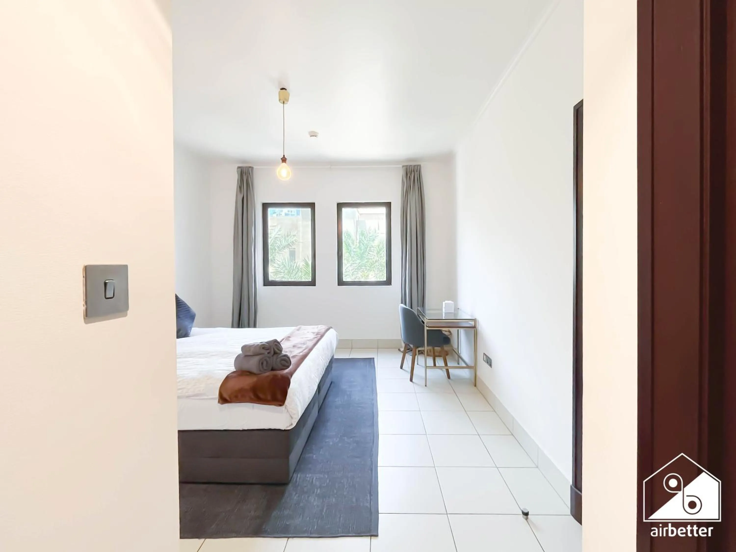 Bed in Luxury 2Bedroom in Dubai Old Town with Burj View